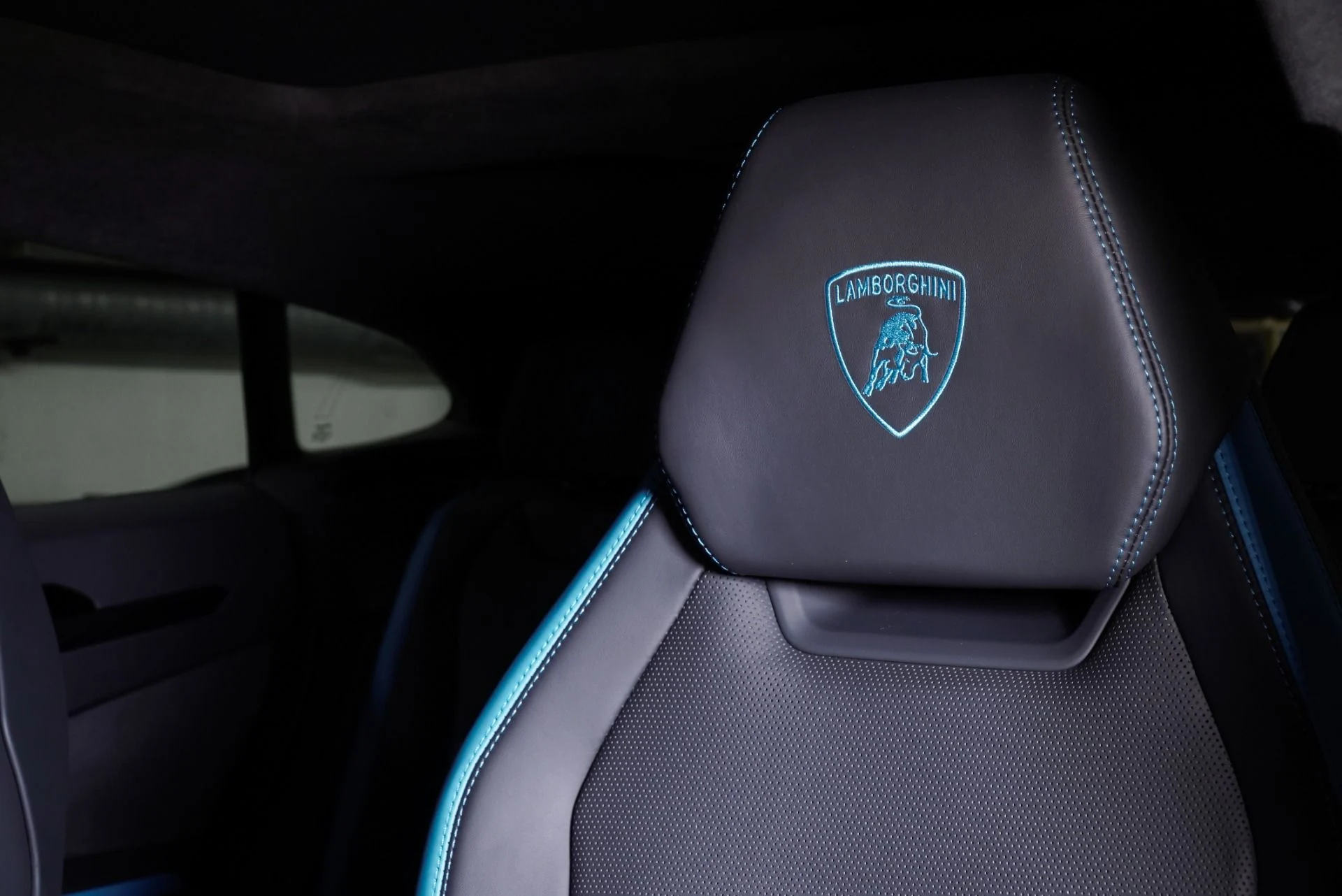 mph004_3587031460_New_2025_Lamborghini_Urus_SE_1770747580_e00a0ed463