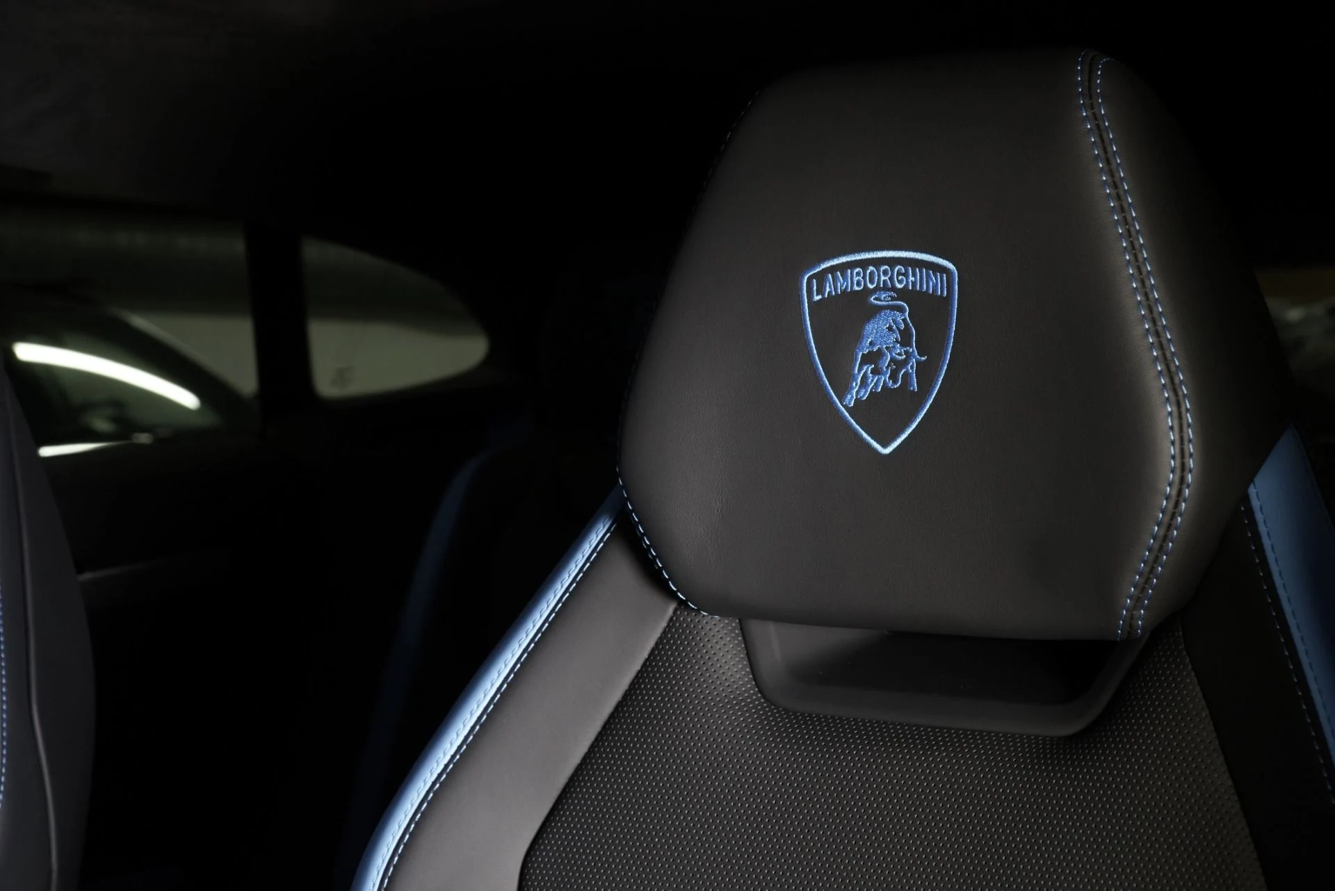 mph004_3593559187_New_2025_Lamborghini_Urus_SE_1760113903_446564e8c8