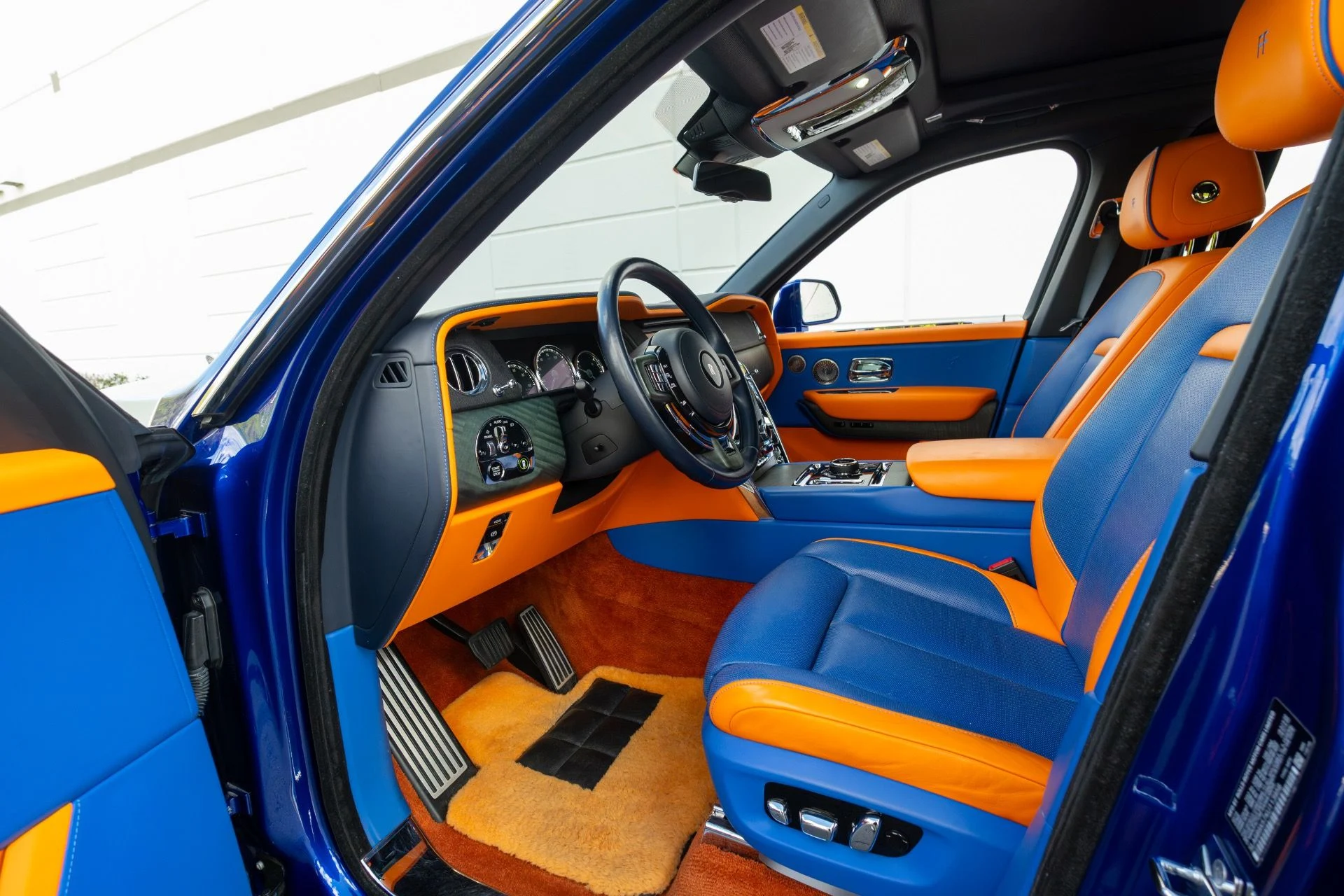 mph004_3598439852_Used_2019_Rolls_Royce_Cullinan_1764189669_0ce365d176