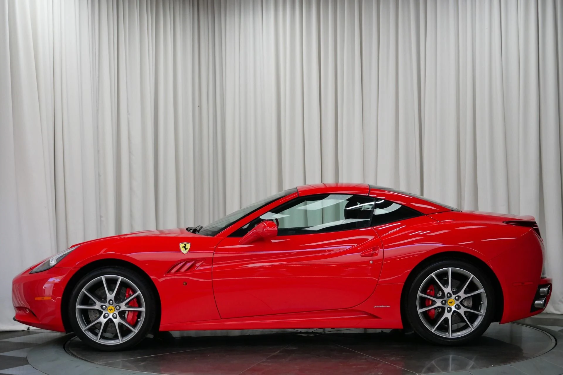 mph004_3600484939_Used_2011_Ferrari_California_1753808084_5bc9b78662