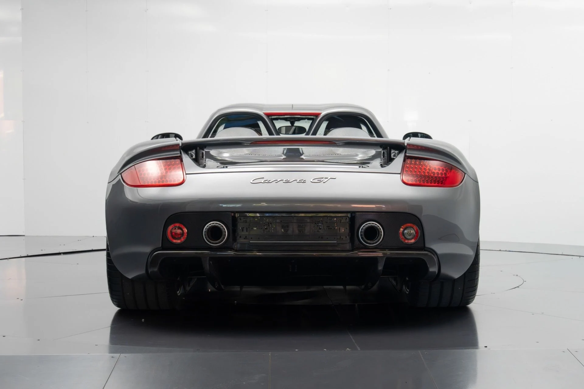 mph004_3605683936_Used_2004_Porsche_Carrera_GT_1793121937_086f318275