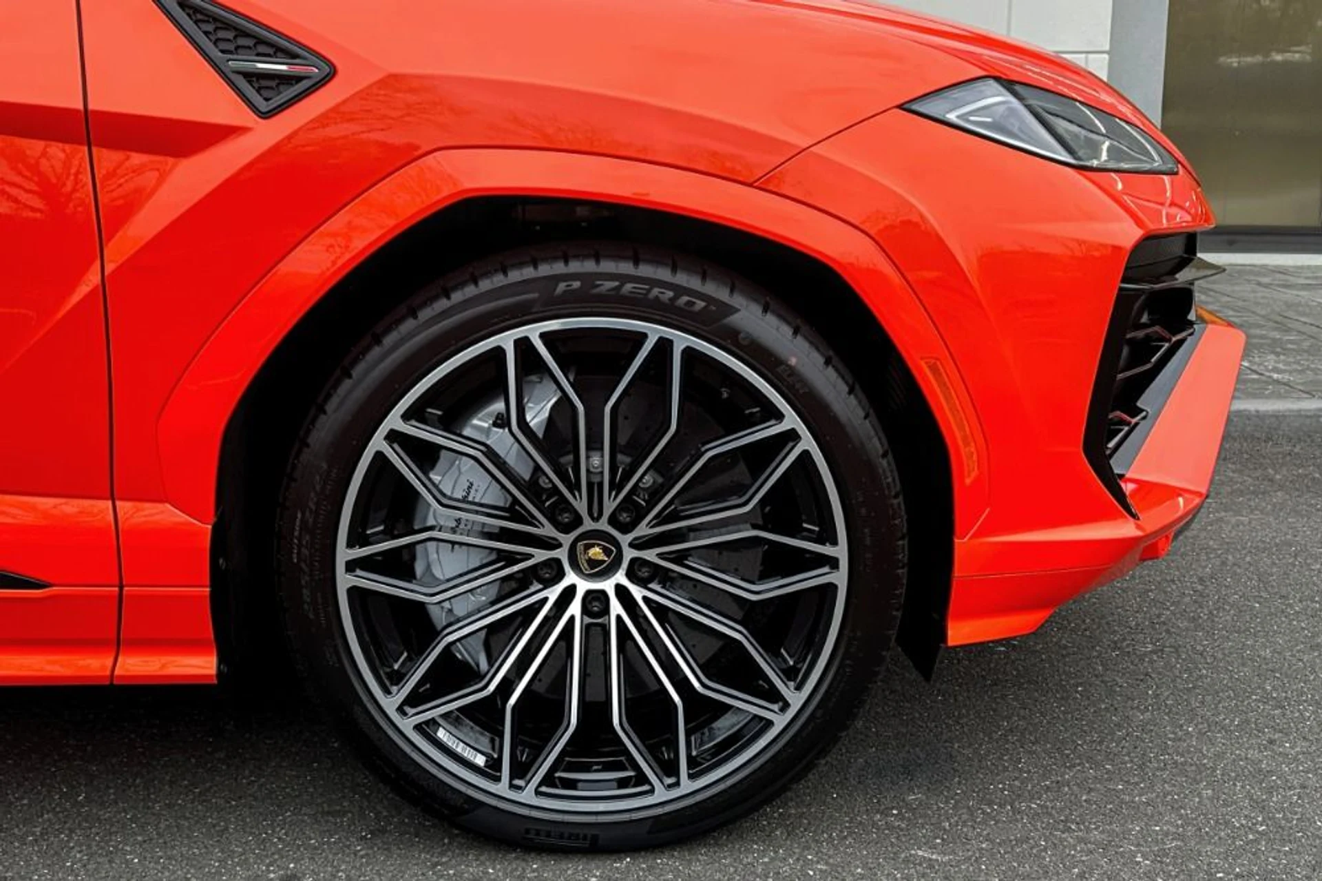 mph004_3614132012_New_2025_Lamborghini_Urus_SE_1765782567_0ce8c726d6