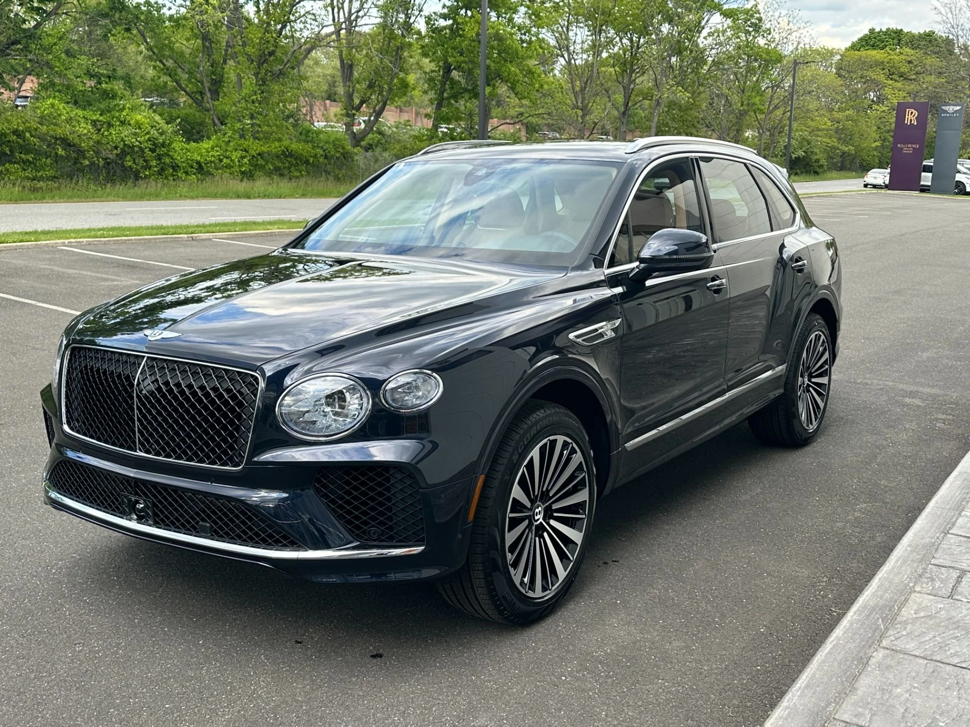 mph004_3619560682_Used_2026_Bentley_Bentayga_V8_1786136503_bf732f79fc