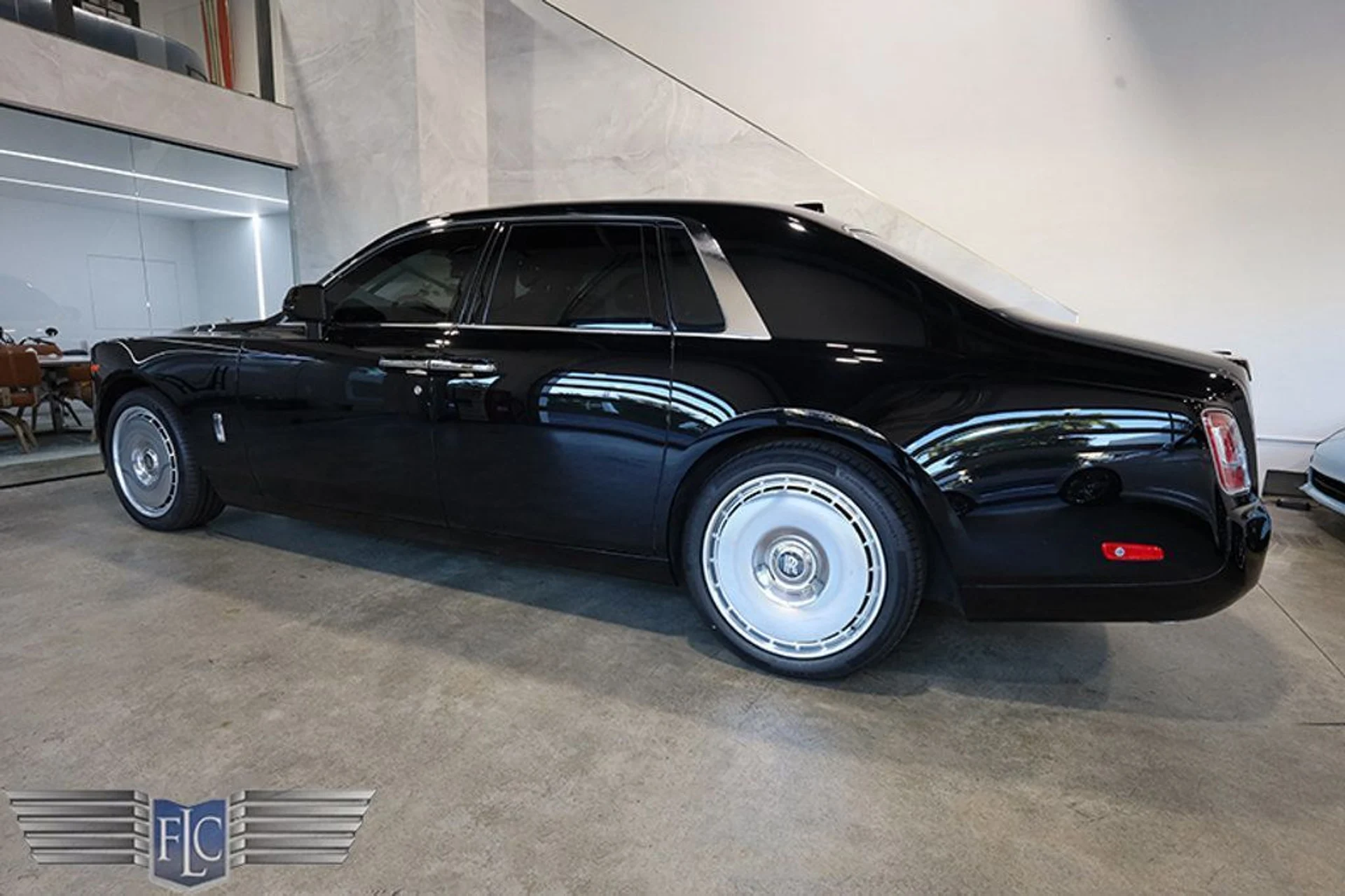 mph004_3621358032_used_2022_rolls_royce_phantom_sedan_9689_23002313_5_1024_deb81e6453