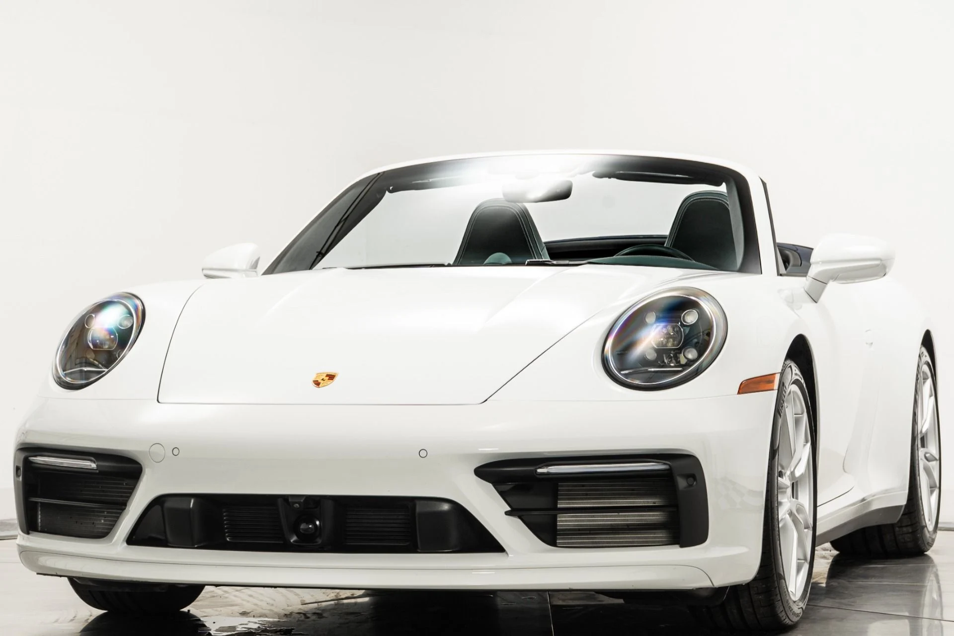 mph004_3623903678_Used_2023_Porsche_911_Carrera_Cabriolet_1756923318_1761d246fb
