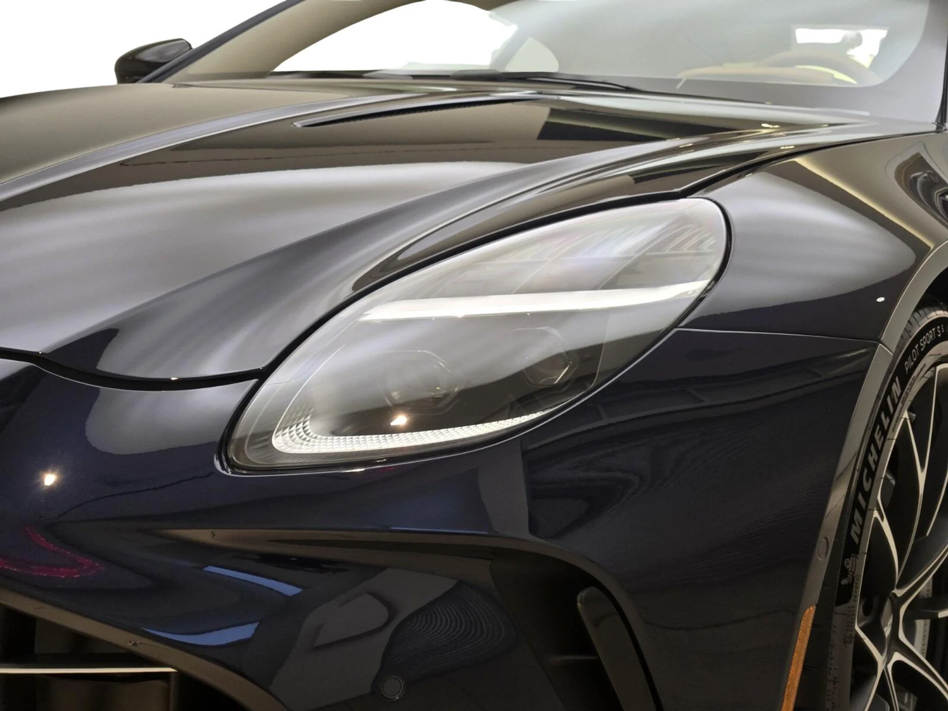 mph004_3626495138_New_2026_Aston_Martin_Vantage_1761803364_0dce1e75e3