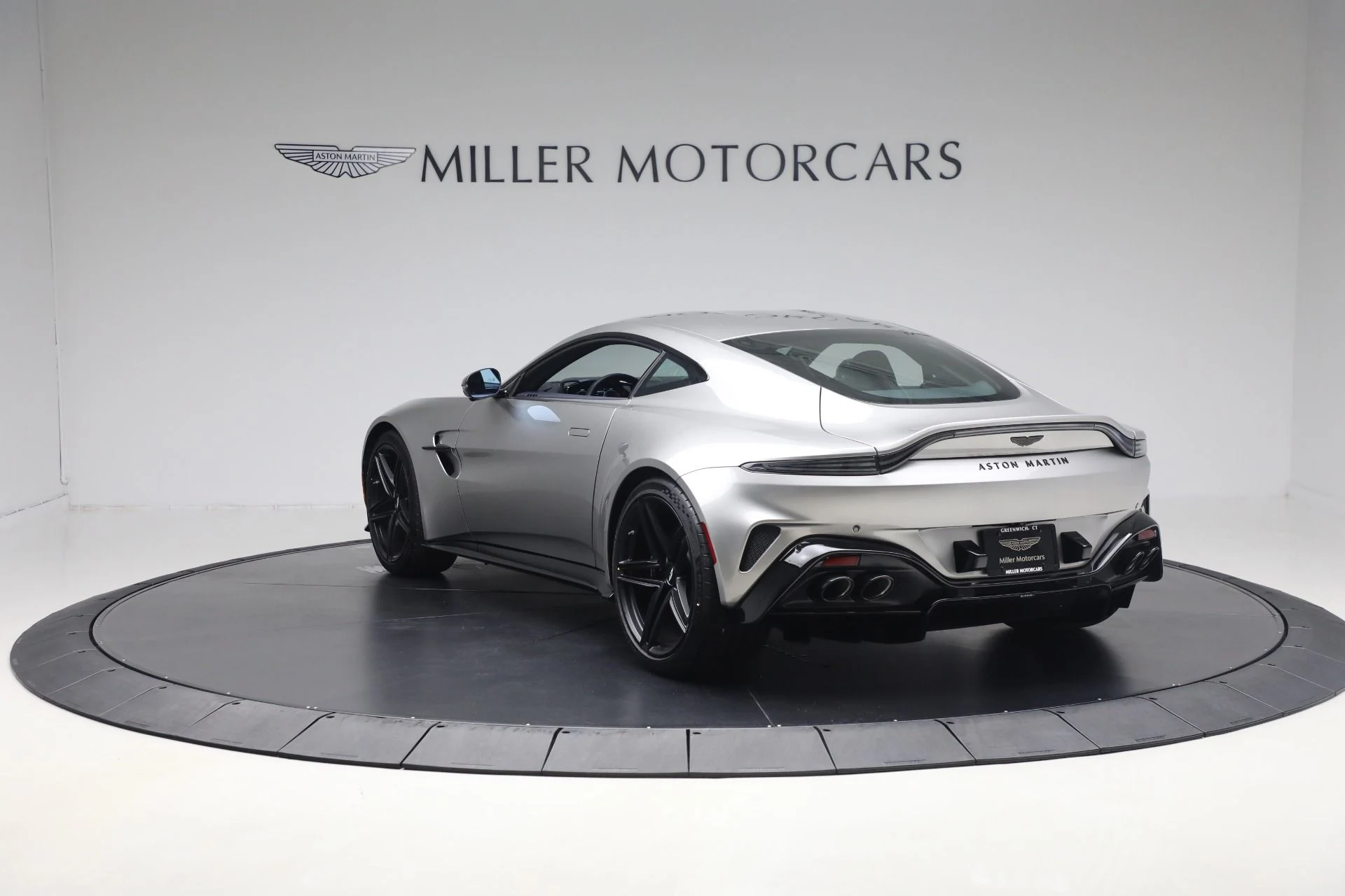 mph004_3640043651_New_2025_Aston_Martin_Vantage_4fda1256ff