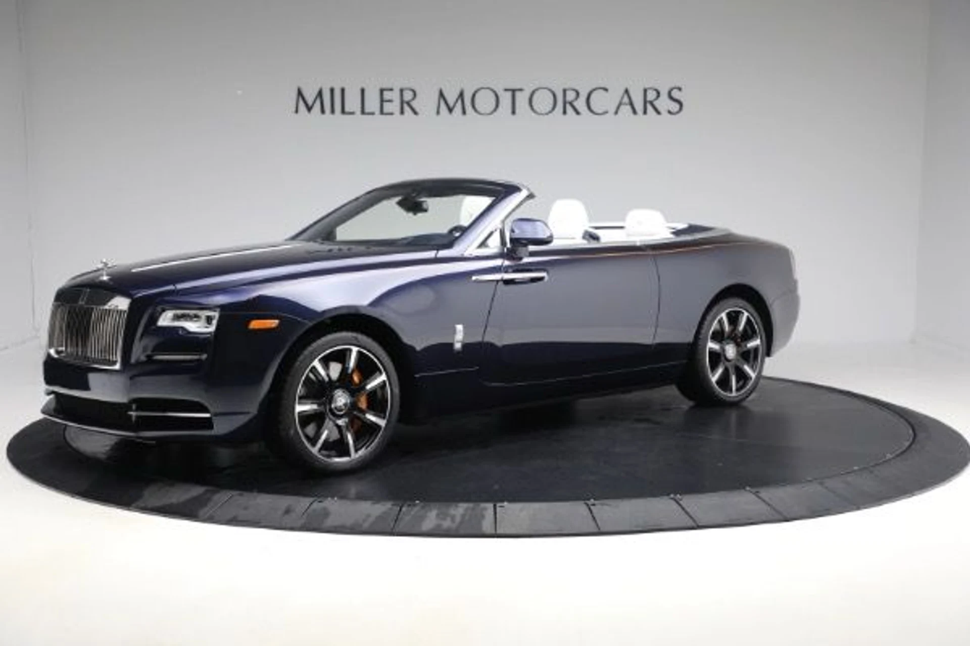 mph004_3645468544_Used_2019_Rolls_Royce_Dawn_d2bc21bd6c