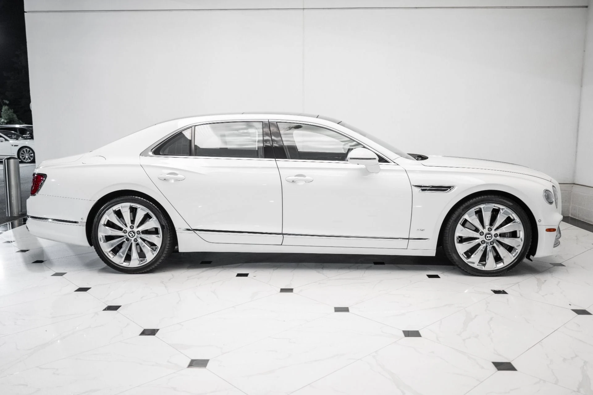 mph004_3649936994_Used_2021_Bentley_Flying_Spur_V8_1752848814_1629a8a790