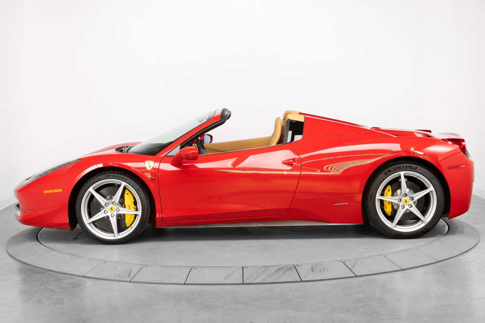 mph004_3653219541_Used_2014_Ferrari_458_Spider_1781623433_65f5896e97
