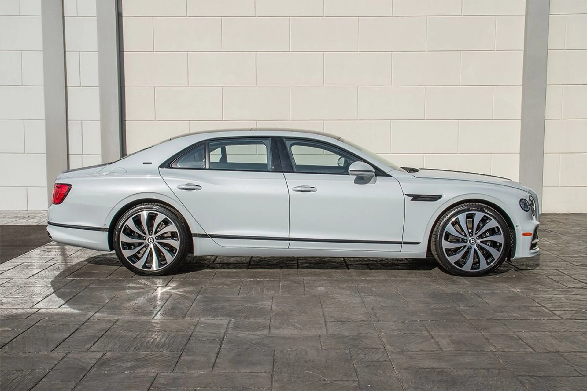 mph004_3654225673_Used_2024_Bentley_Flying_Spur_V8_1730873609_5db5edab84