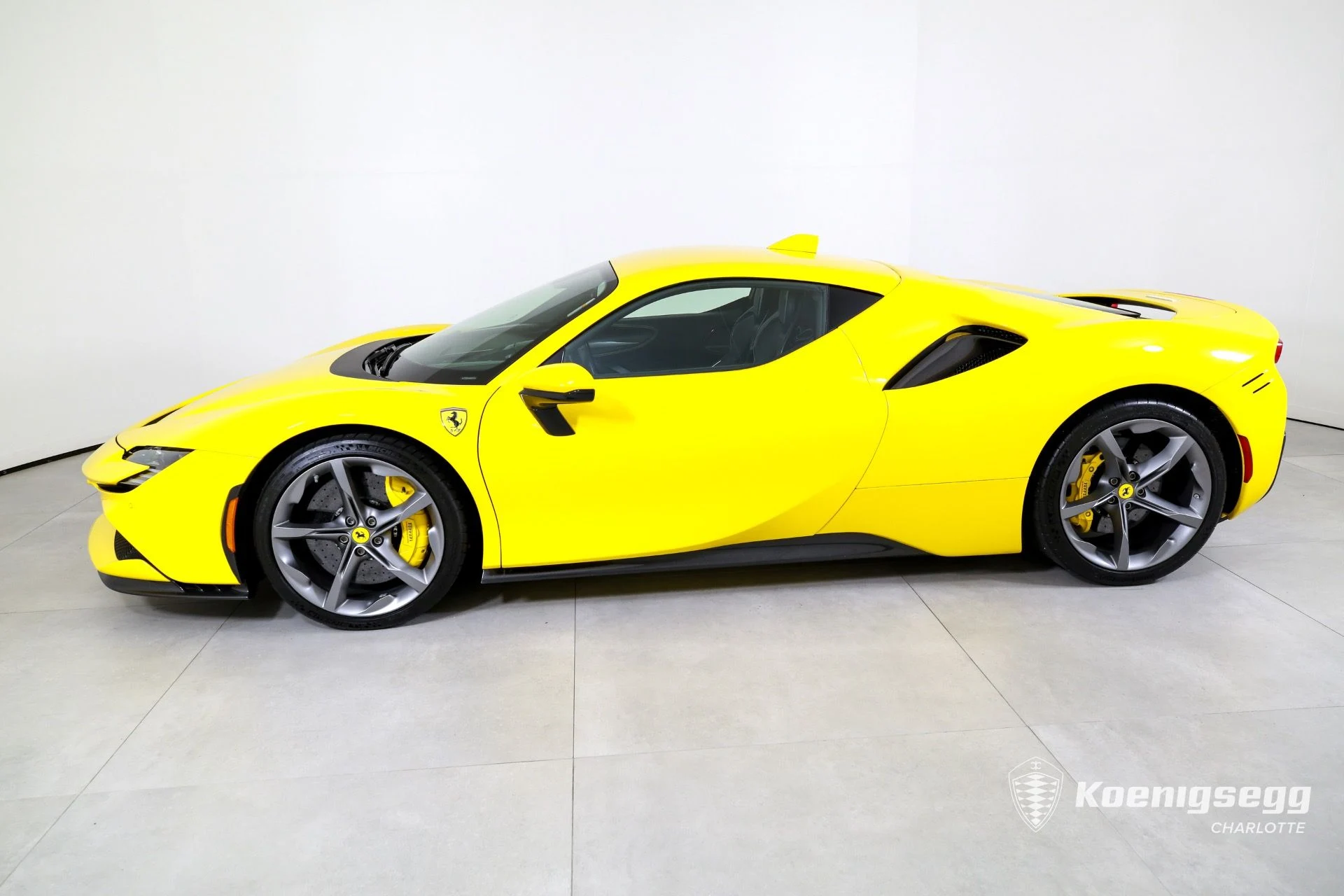mph004_3661513196_Used_2021_Ferrari_SF_90_Stradale_1760975075_39066d0a8a