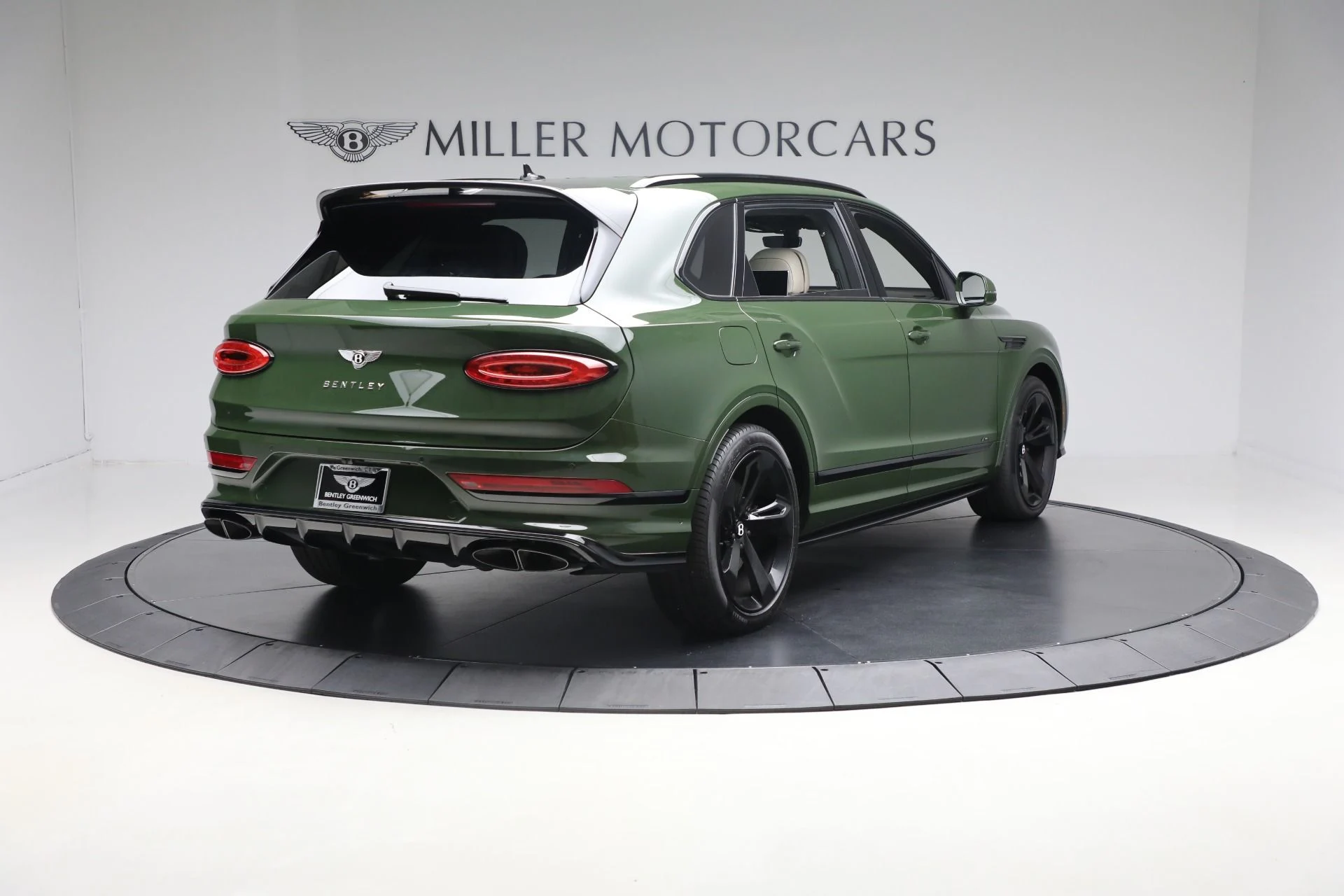 mph004_366267051_Used_2023_Bentley_Bentayga_EWB_Azure_V8_b616f8aeee