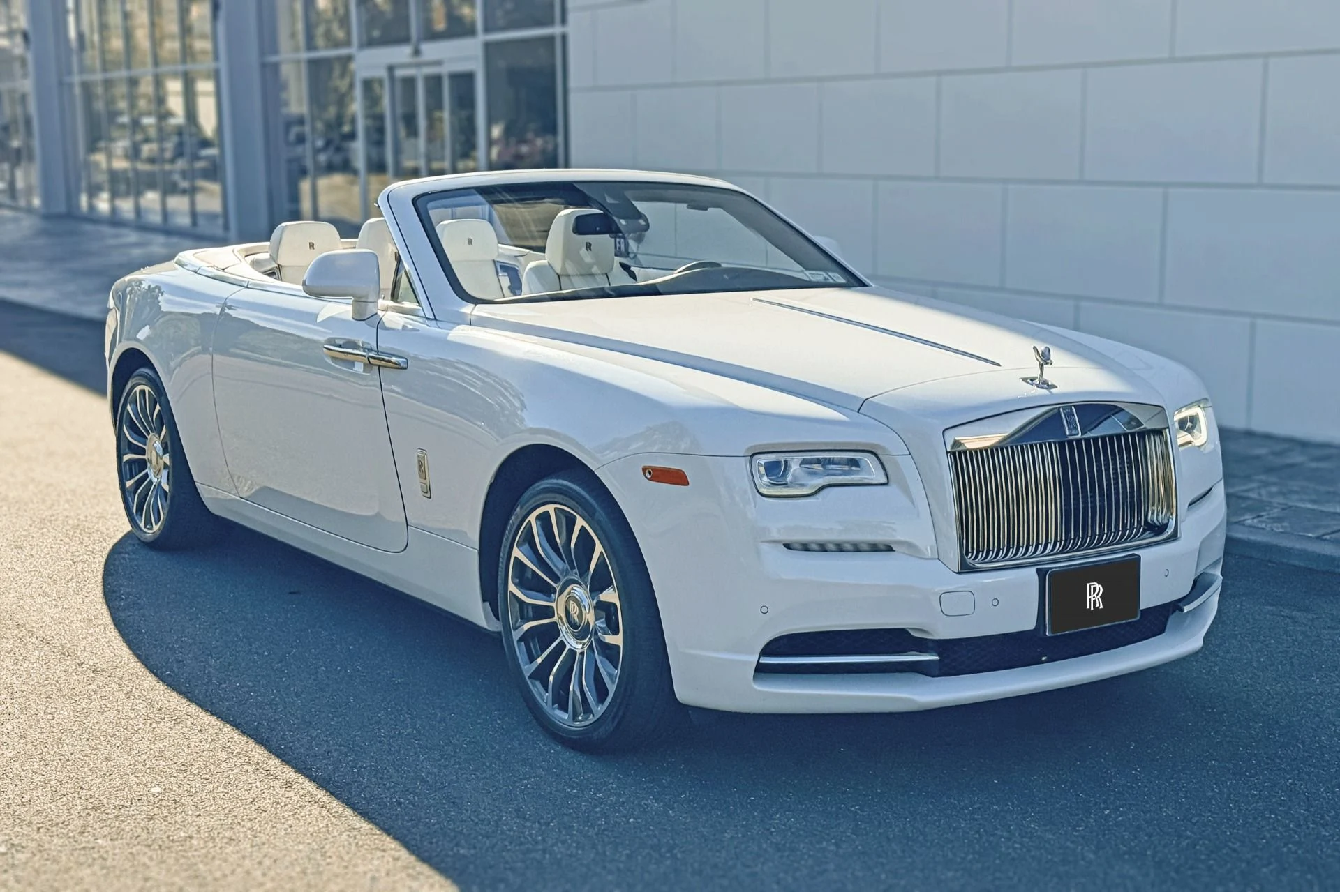mph004_3666686571_Used_2021_Rolls_Royce_Dawn_1755689283_90e71f0720