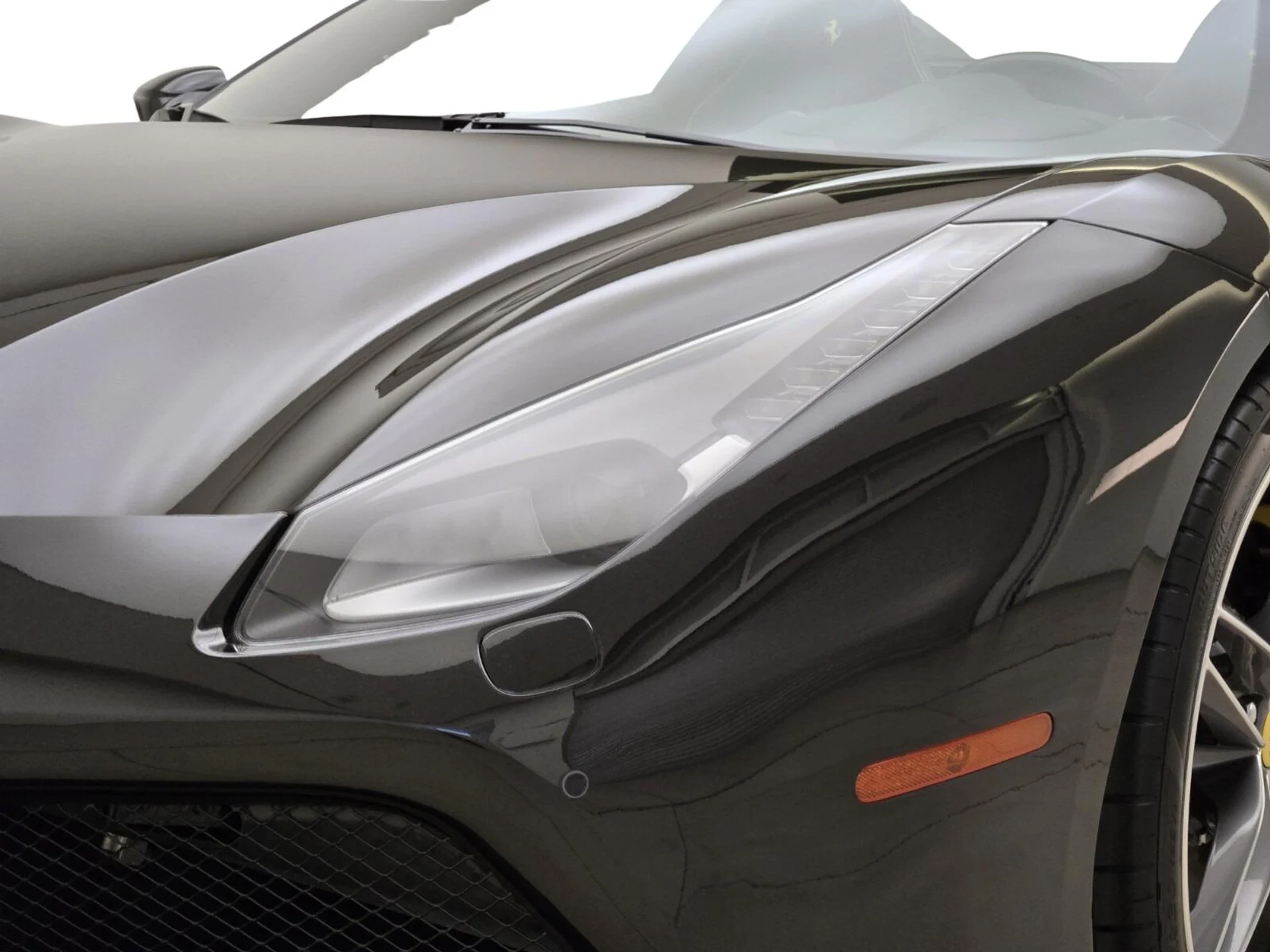 mph004_3672387461_Used_2017_Ferrari_488_Spider_1755156480_5e659beb37