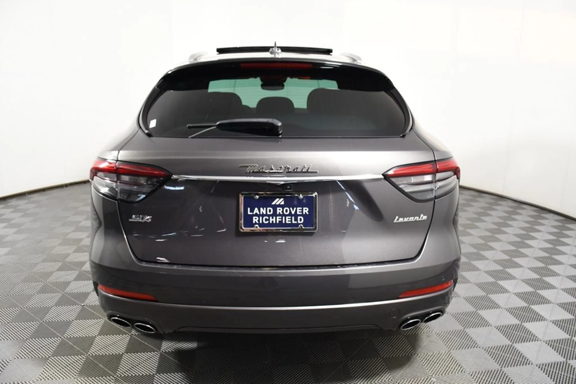 mph004_367363901_b4904b7360d4446a9ebbf385d2ad37c4_24109d3d6c