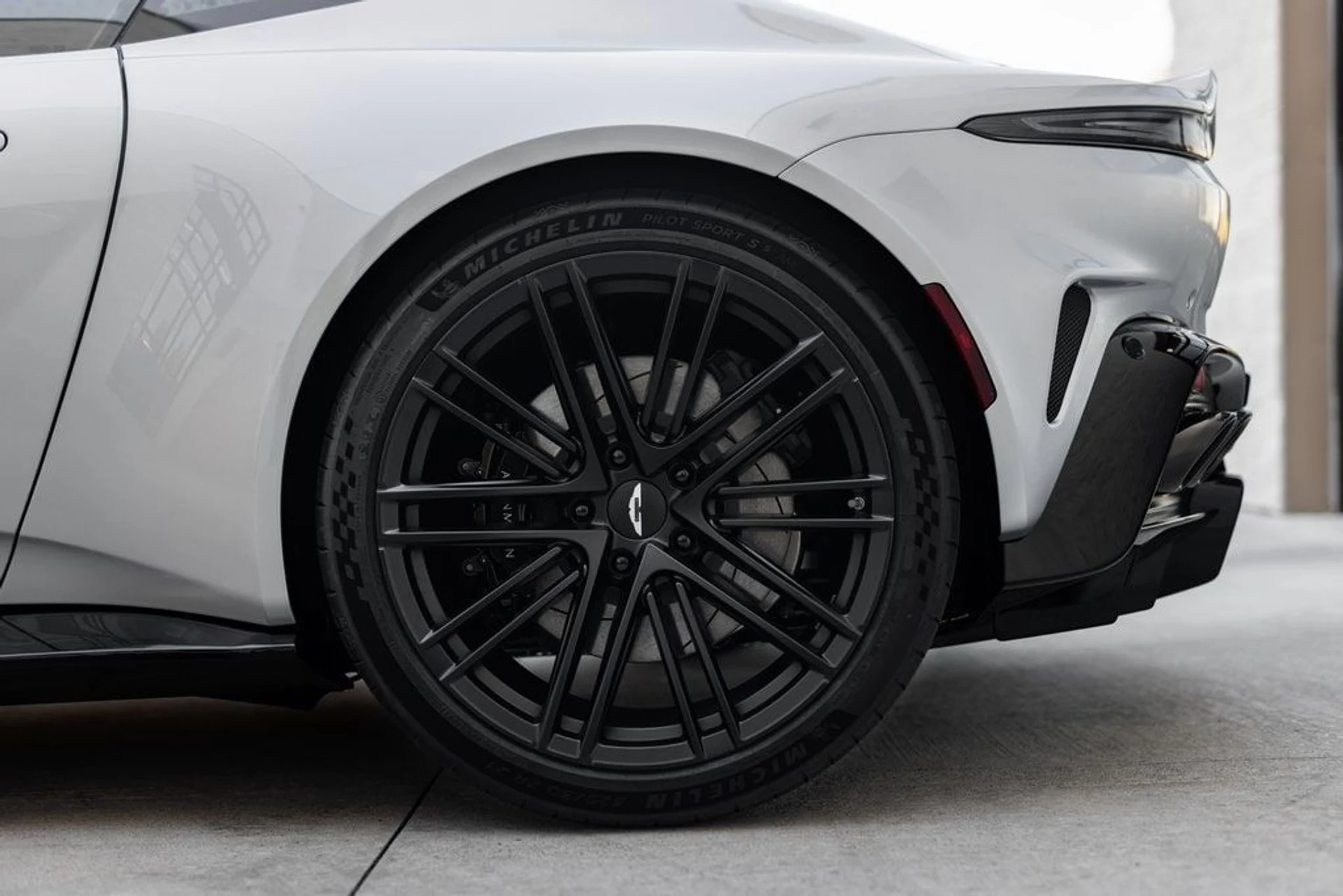 mph004_367605539_824bfff68d4d5540ed29b0cc27792d45x_6be072c012