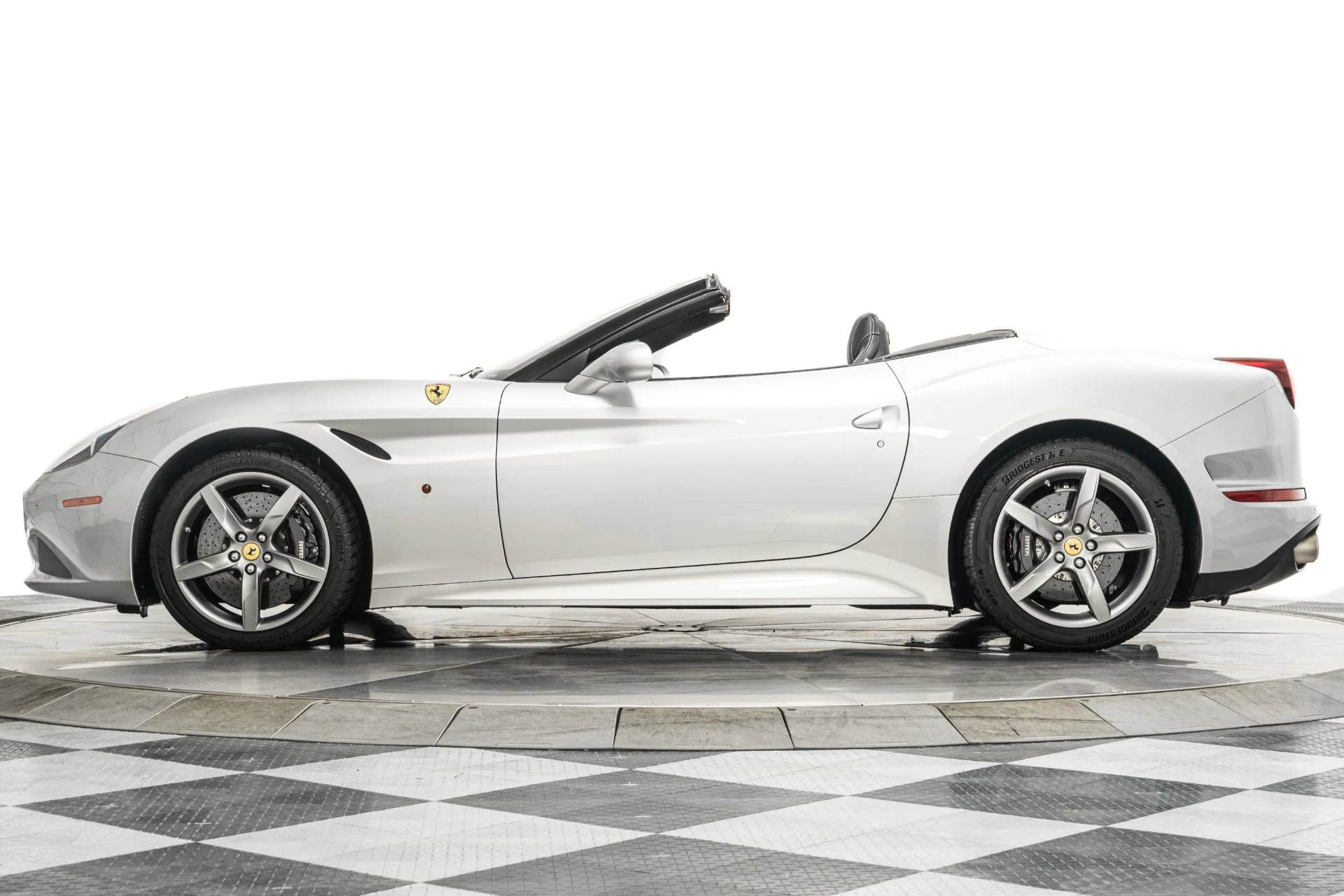 mph004_3678443452_Used_2015_Ferrari_California_T_1753996523_a611c21d0e