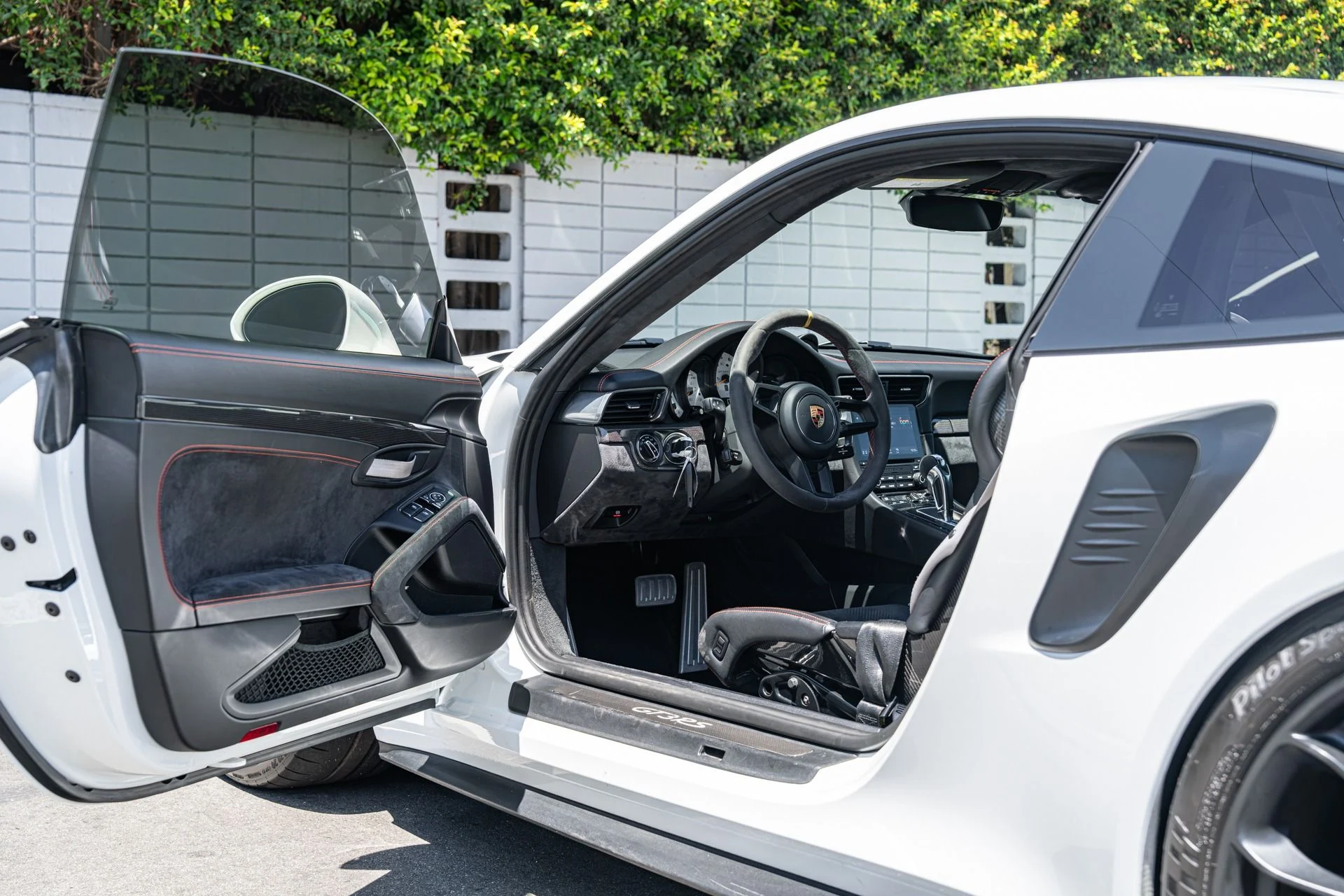 mph004_3682272970_Used_2019_Porsche_911_GT_3_RS_1754072601_7f2734672f