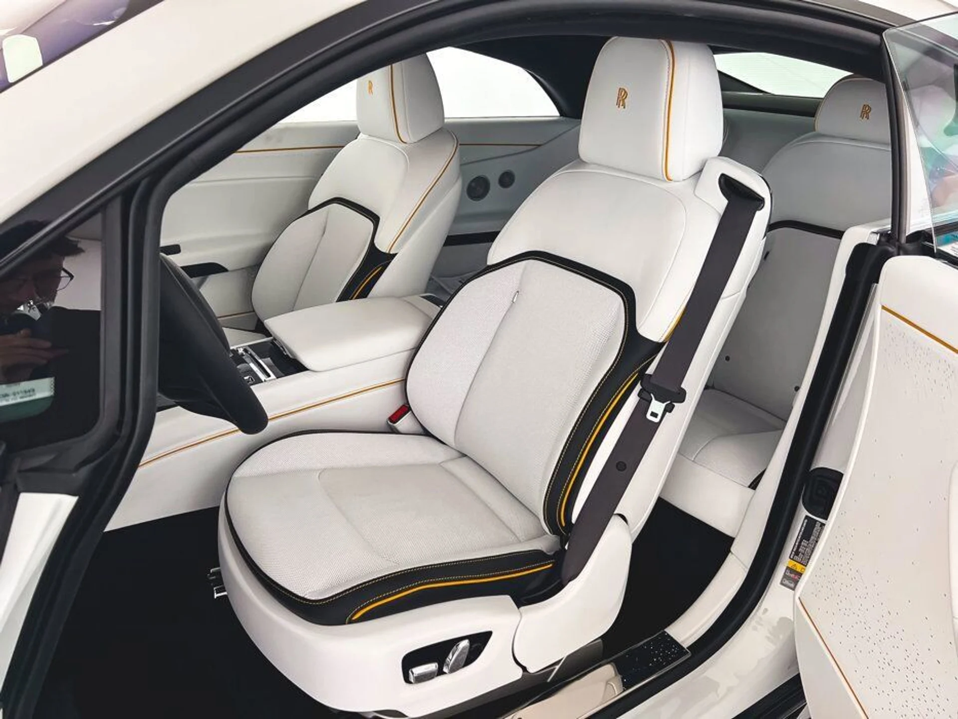 mph004_3687720835_f9b7d5aa8e0024c361ca262bf89fd4d5x_fb6a465edf