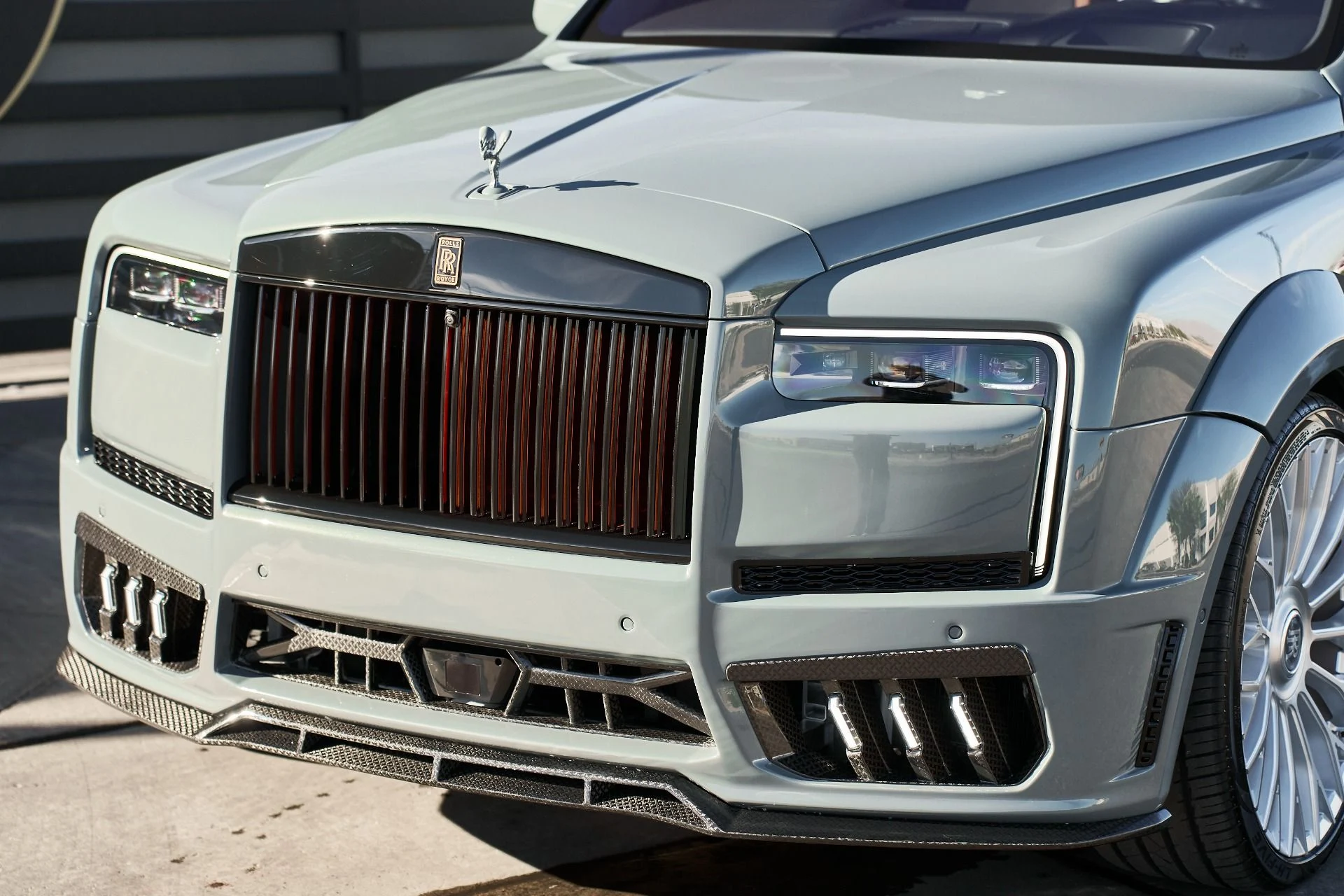 mph004_369037590_Used_2025_Rolls_Royce_Cullinan_Base_1766020332_3c5321c1f1