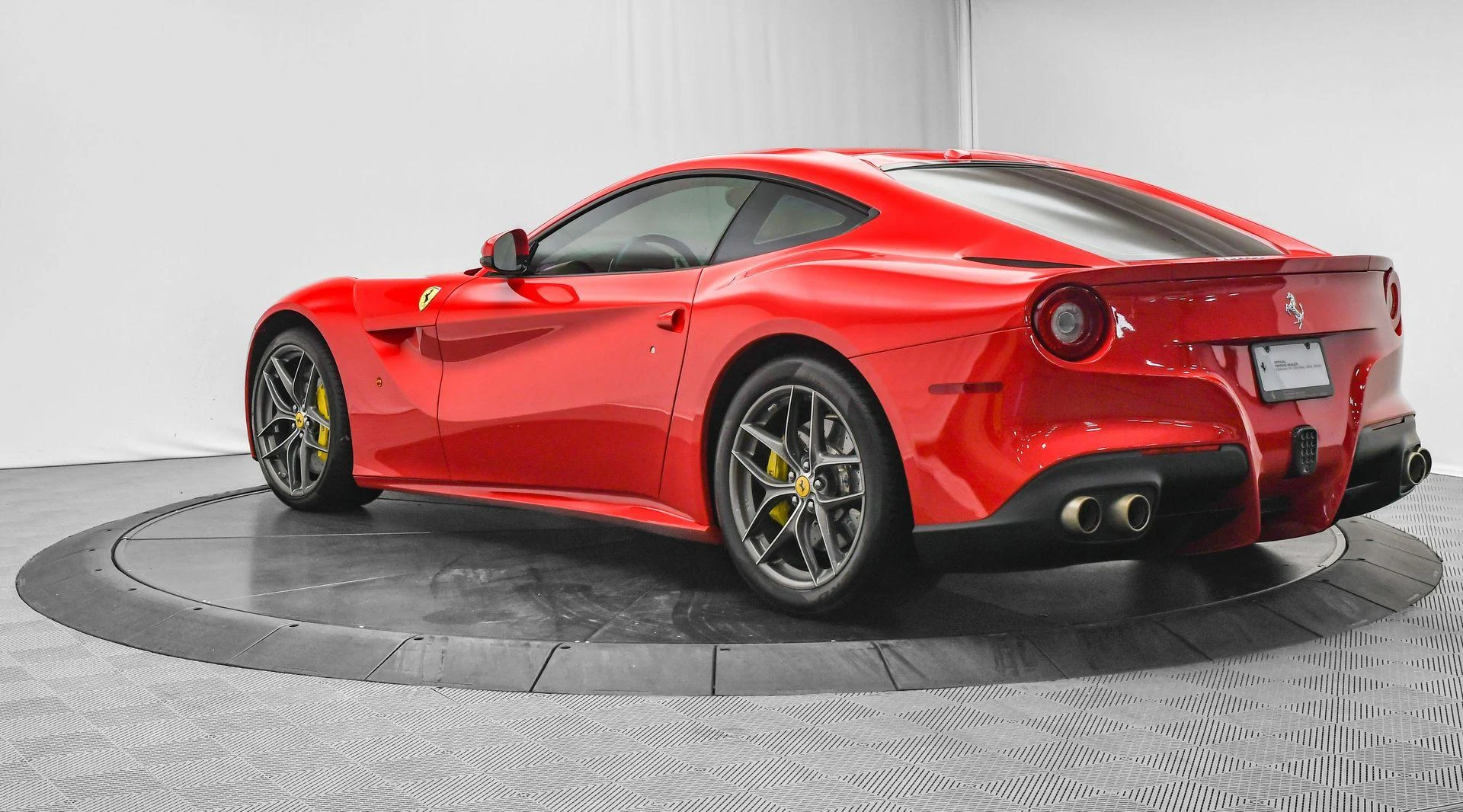 mph004_3705615749_Used_2017_Ferrari_F12_Berlinetta_1757453865_3b5e3f6728