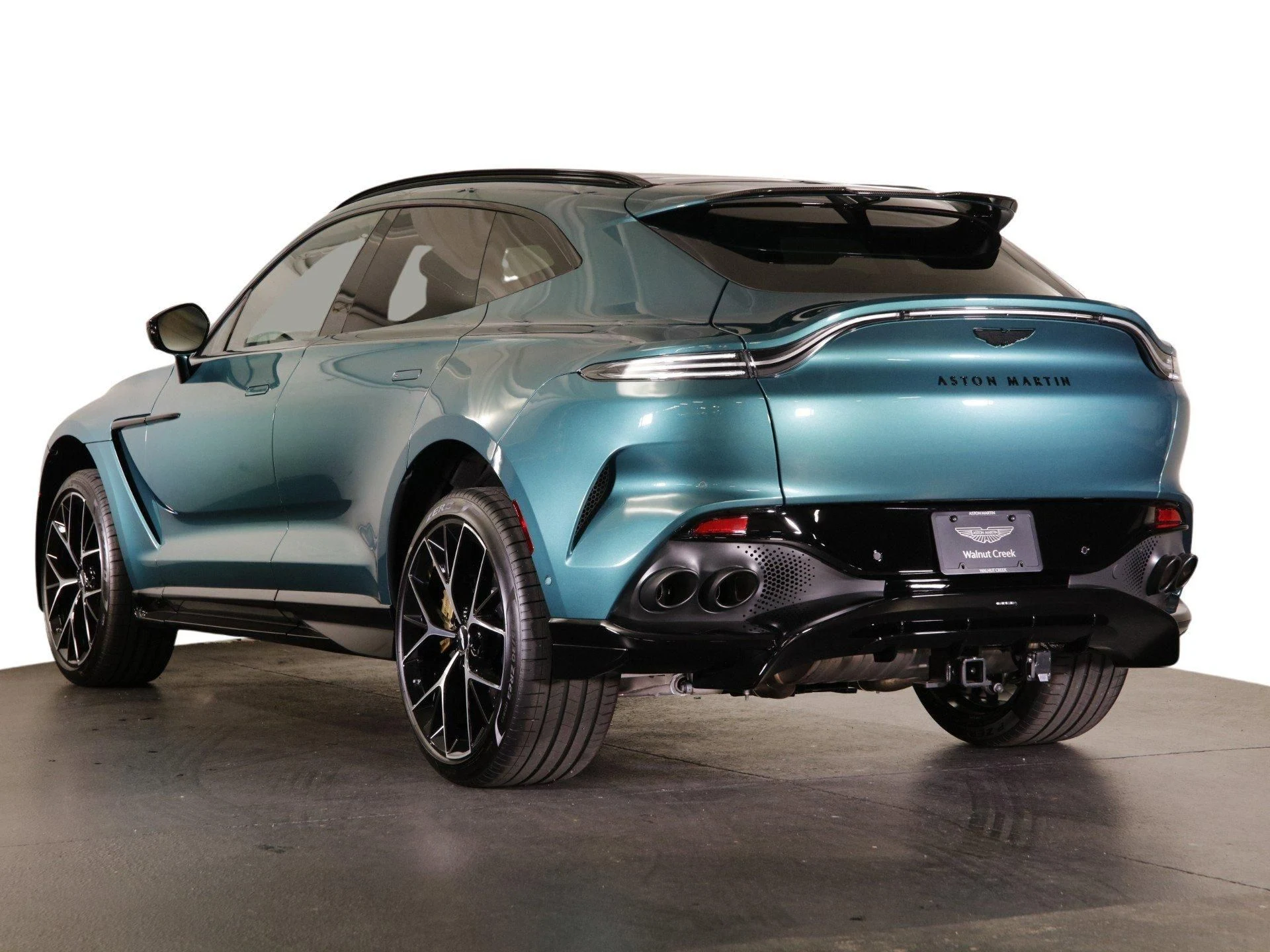 mph004_3709923434_Used_2024_Aston_Martin_DBX_707_1710413866_7f6b2ab515