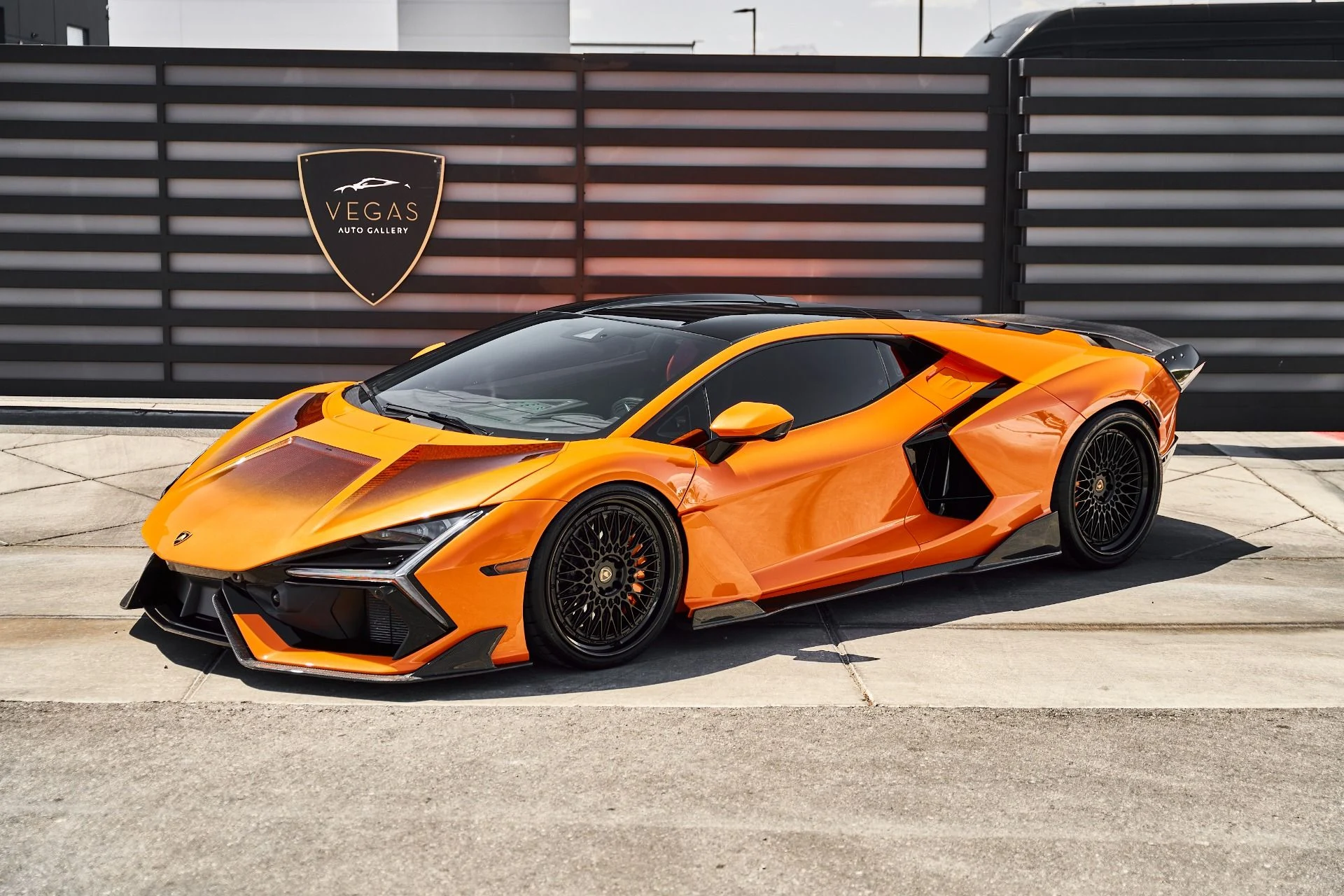 mph004_3710668498_Used_2025_Lamborghini_Revuelto_Base_1786151735_d0a5f1ca26