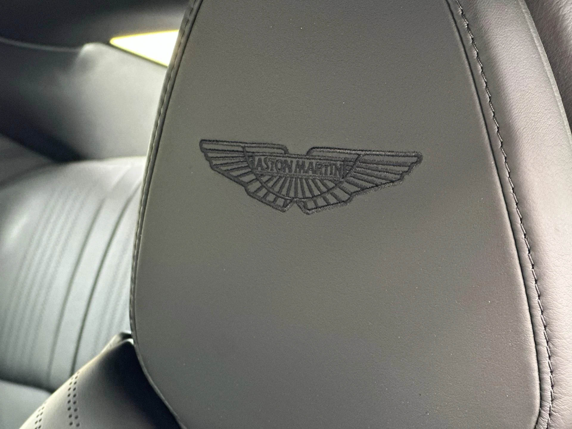 mph004_3712335595_Used_2021_Aston_Martin_DB_11_Base_1747424722_2055674a04