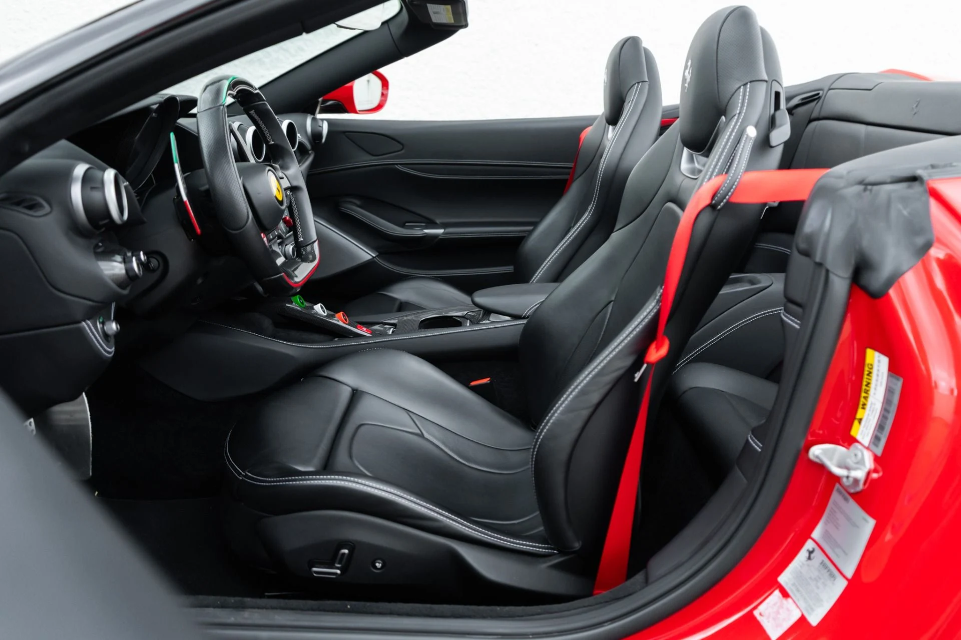 mph004_3715621431_Used_2019_Ferrari_Portofino_1768420452_8a2fb0ff82