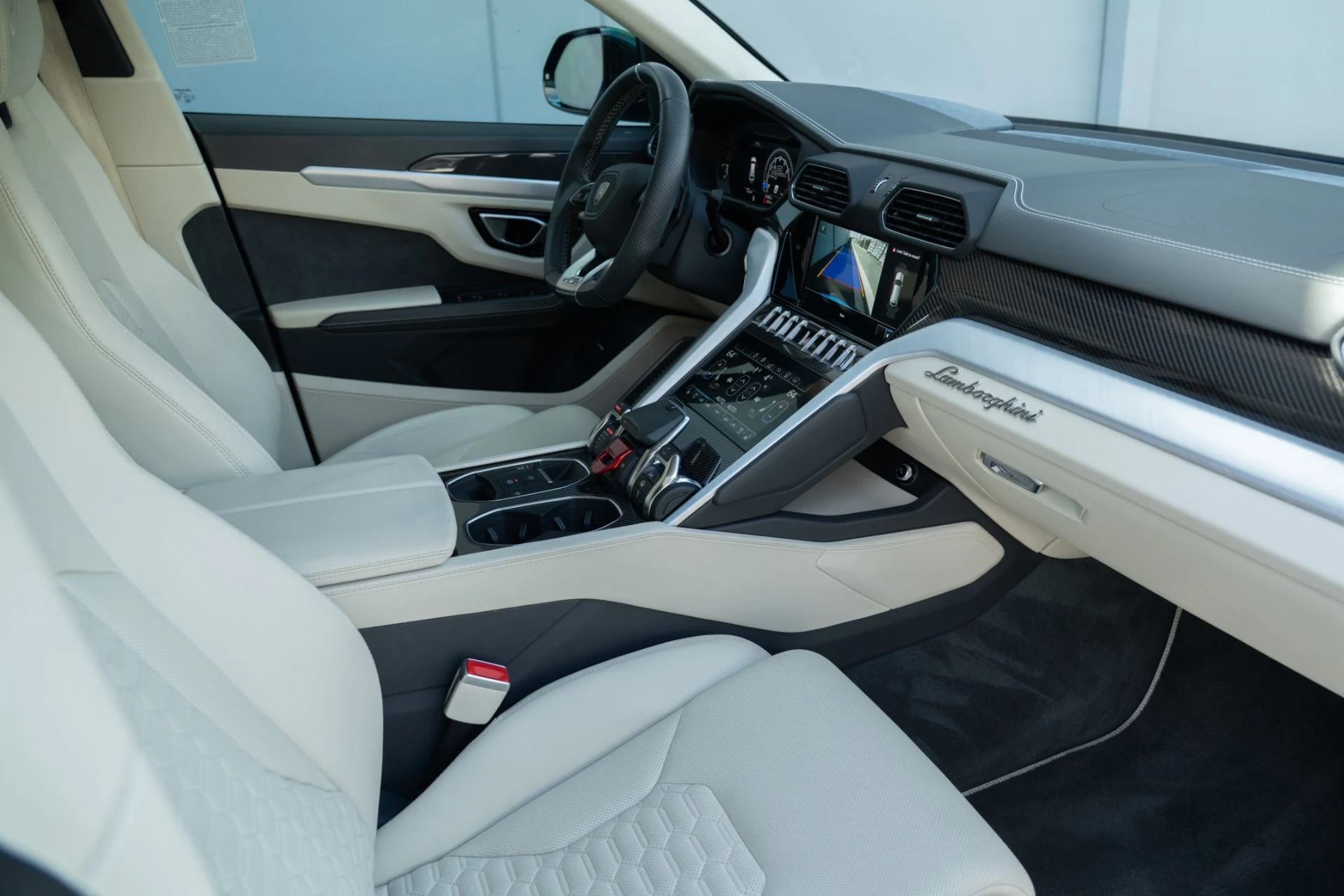 mph004_372744667_Used_2021_Lamborghini_Urus_1756334741_3177b2d338