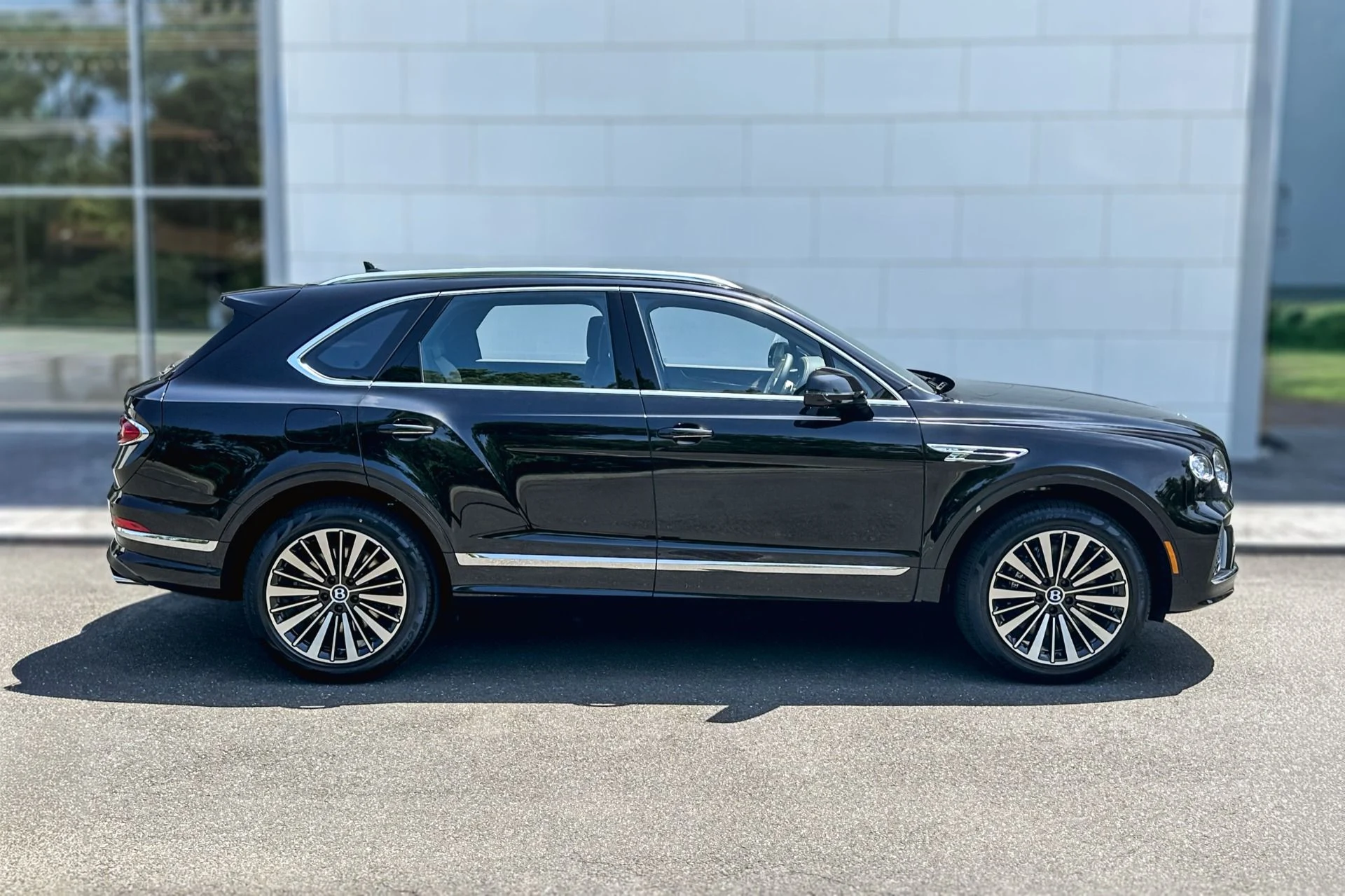 mph004_3729888972_New_2026_Bentley_Bentayga_V8_1781256898_eba1b0af3f