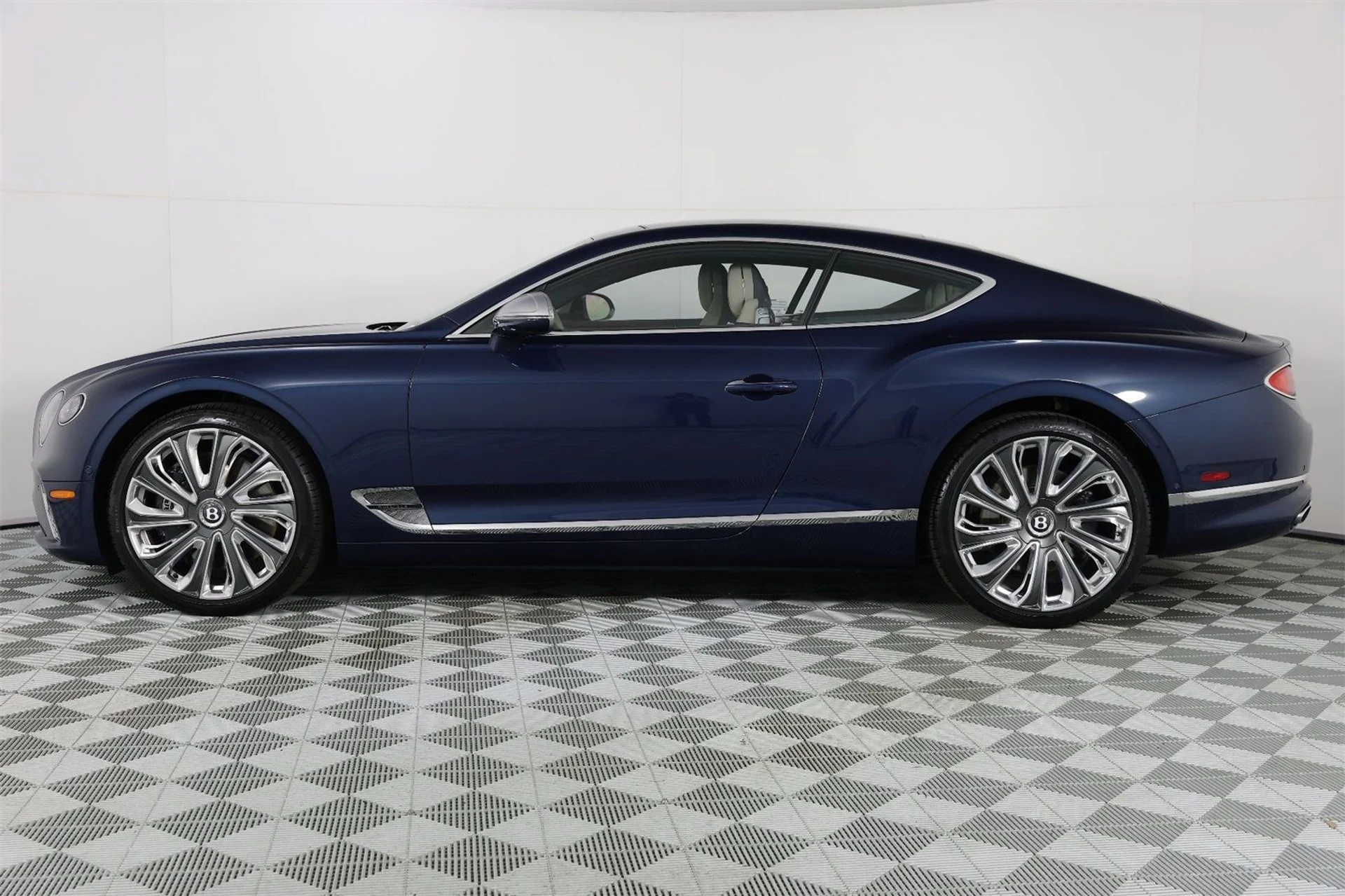 mph004_3733393569_be91a1685dc0467b8d4701a1e60abc9c_65dc09a1b4