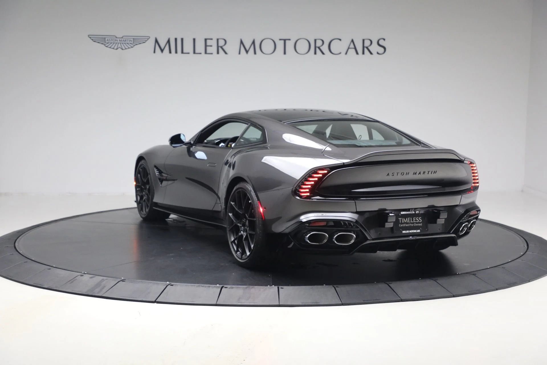 mph004_3734198428_Used_2026_Aston_Martin_Vanquish_1787327464_bda7613677