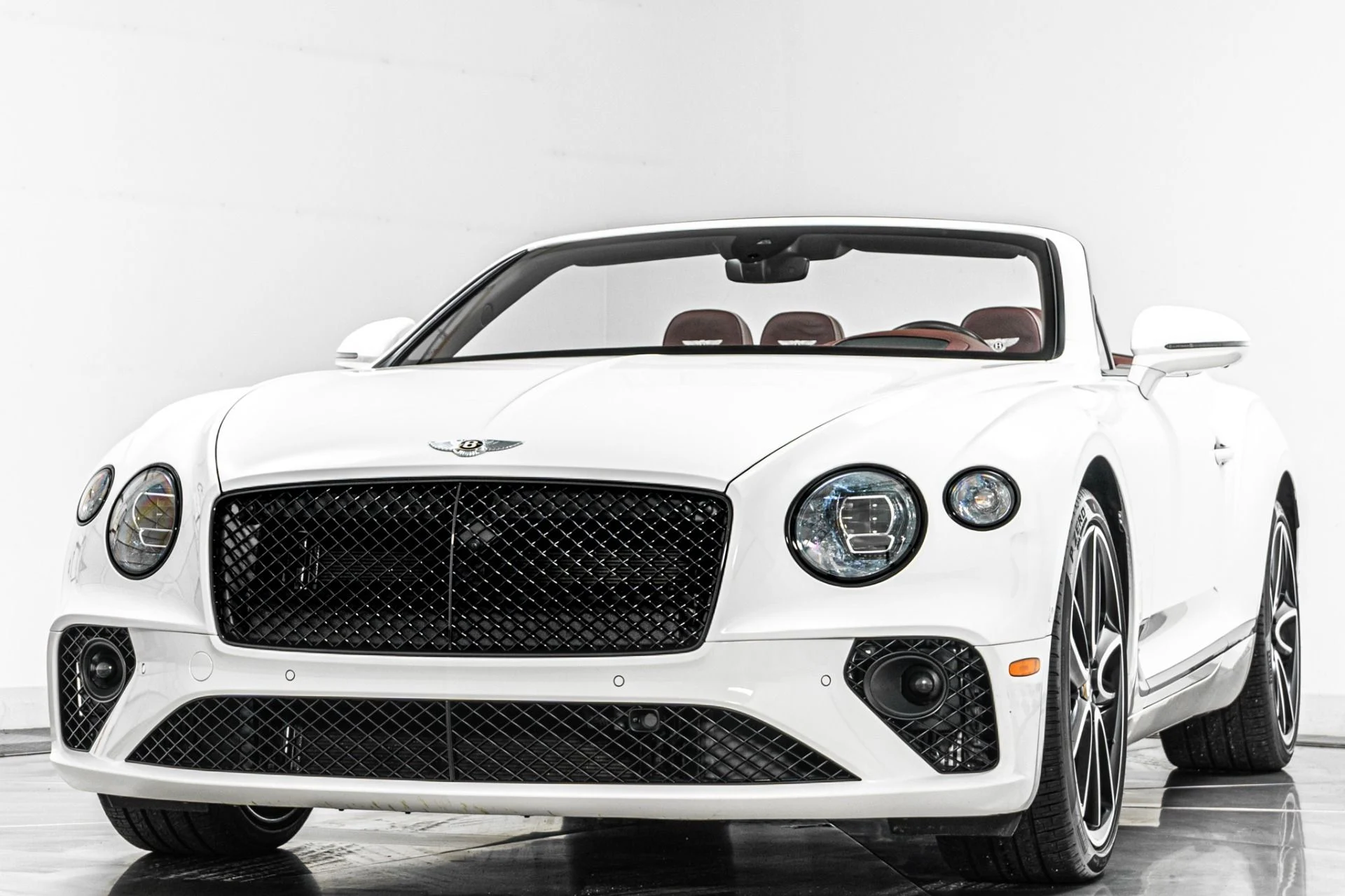 mph004_3736424316_Used_2020_Bentley_Continental_GTC_V8_Mulliner_Front_Seat_Comfort_Specifications_Naim_Audio_1786125388_10612e2f28