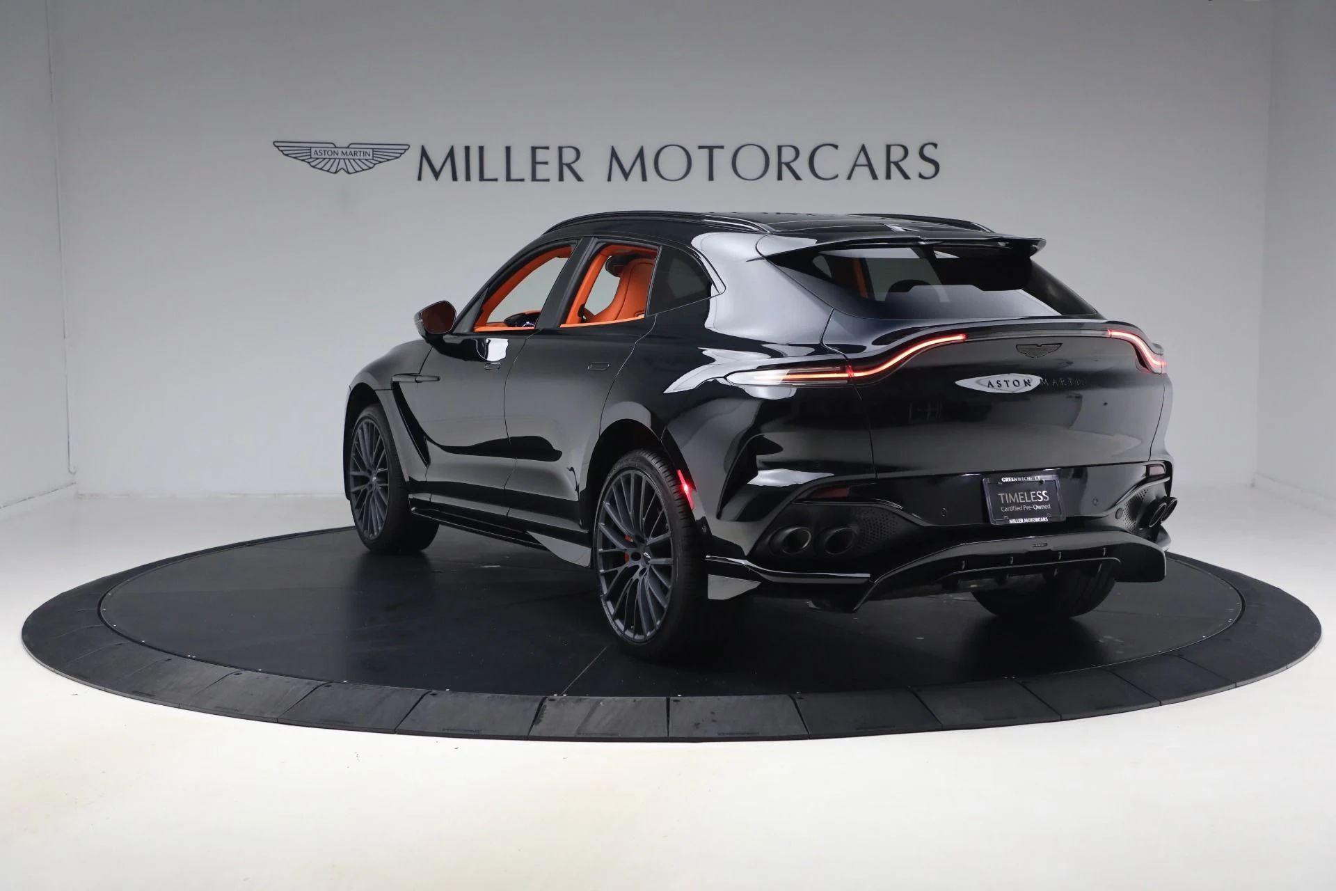 mph004_3738047724_Used_2025_Aston_Martin_DBX_707_1788625144_1df0bd1a54