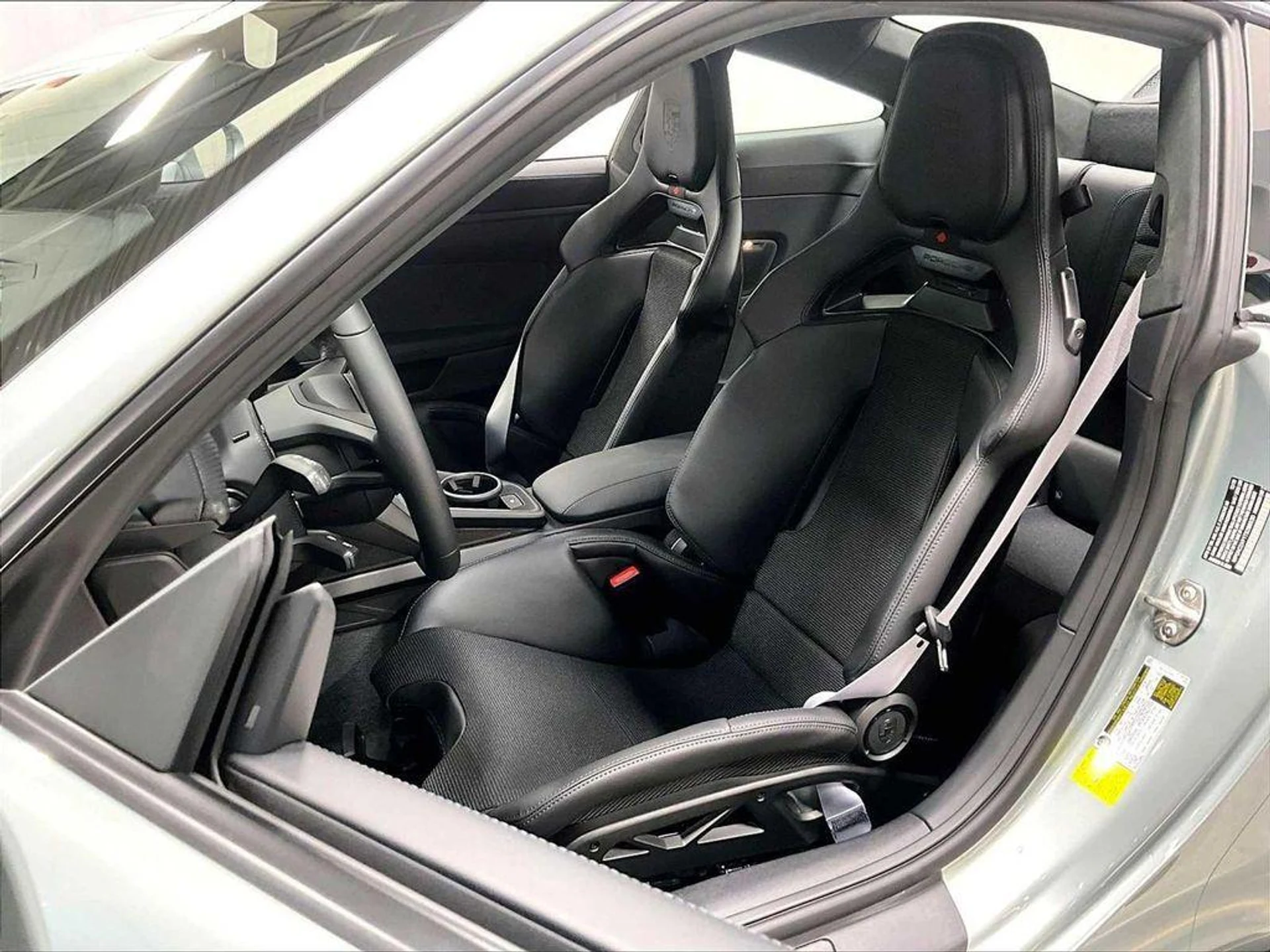 mph004_374071308_iv2o_O_Wz_S1_Yawy5rr_AF_Nncxba_HU_9bdc1fab62