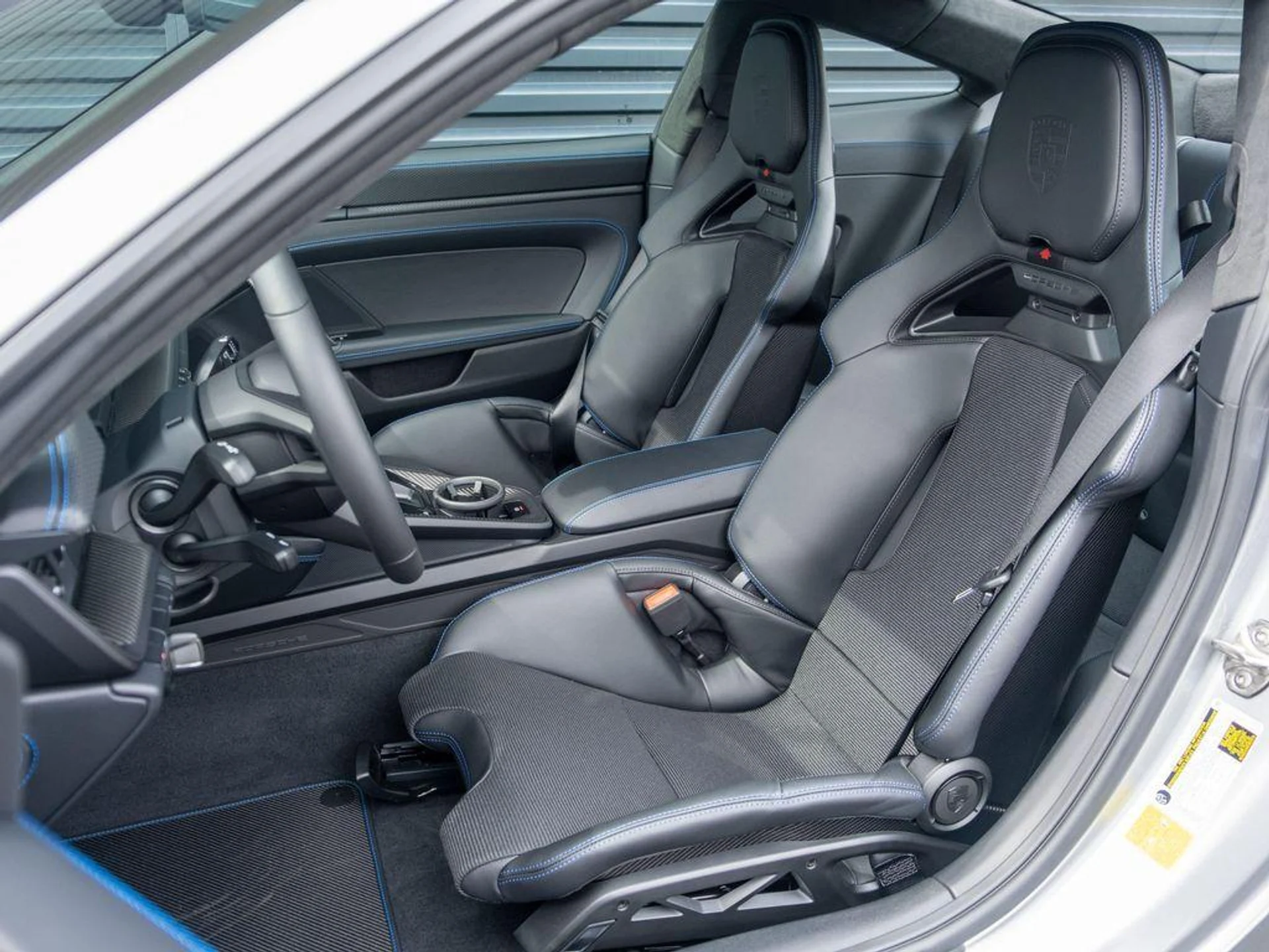 mph004_37623056_s_VJKV_Em_L_Ey_X0_SO_Dy8_Xy_N_Bt_R_Sb64_6cf0f666ed