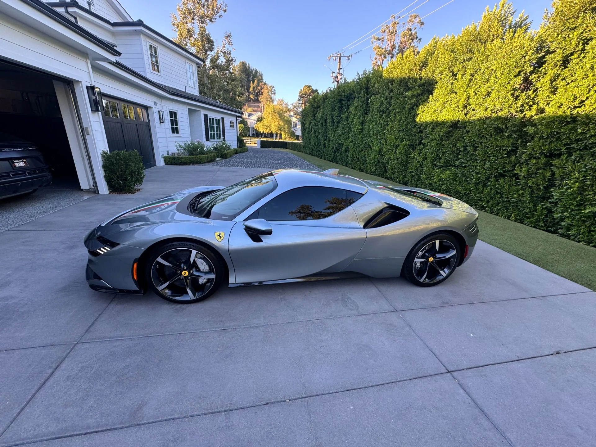 mph004_3764673319_Used_2023_Ferrari_SF_90_Stradale_1755656858_94db9dfaa7