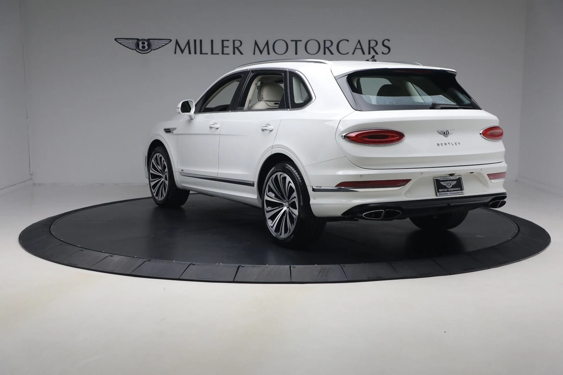 mph004_3778508556_Used_2022_Bentley_Bentayga_V8_1777753010_cf6650221d