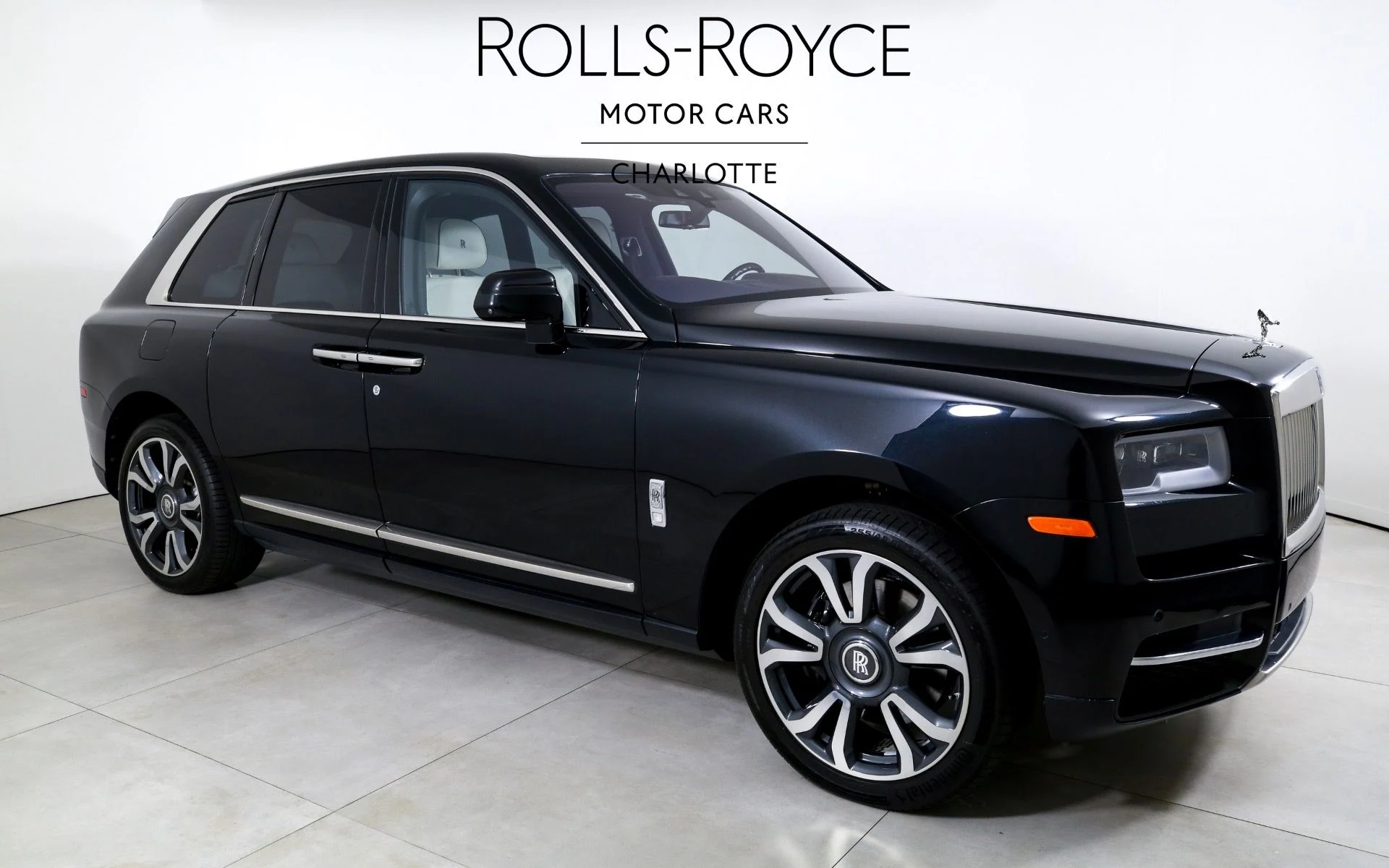 mph004_3779060028_Used_2022_Rolls_Royce_Cullinan_1754585969_1382891ee2