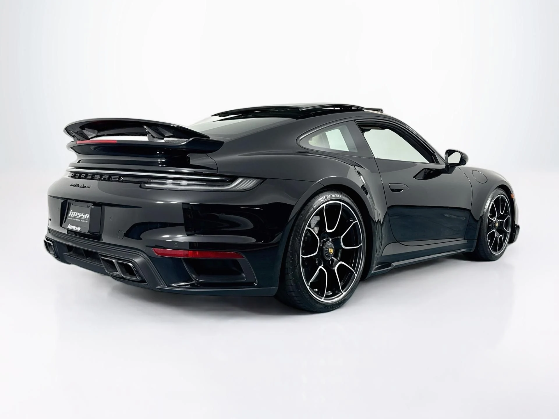 mph004_3781644039_Used_2021_Porsche_911_Turbo_S_1787123332_04e76ed5da