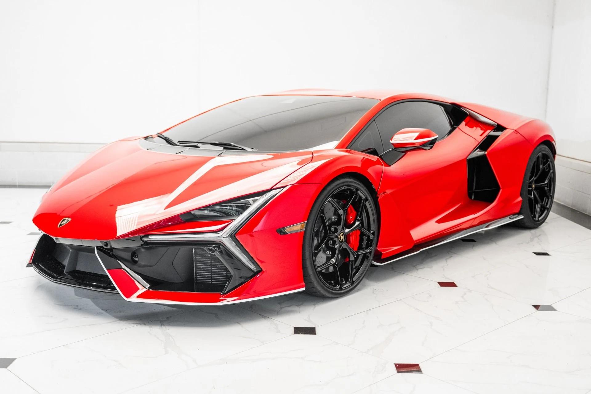 mph004_378599104_Used_2024_Lamborghini_Revuelto_1755181683_ceb556e155
