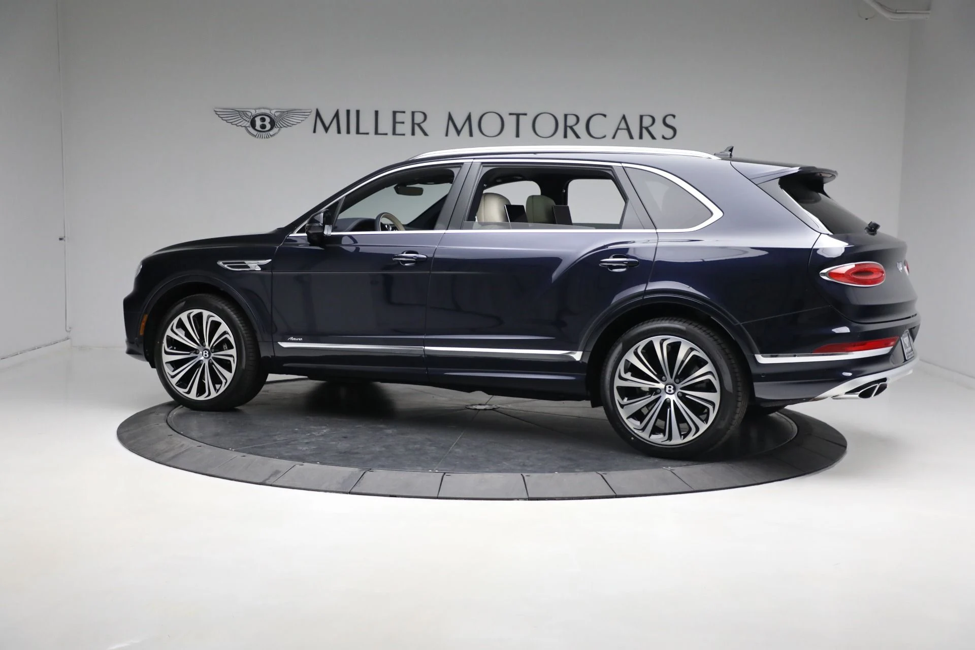mph004_3790147878_Used_2023_Bentley_Bentayga_EWB_Azure_6e7000eb67
