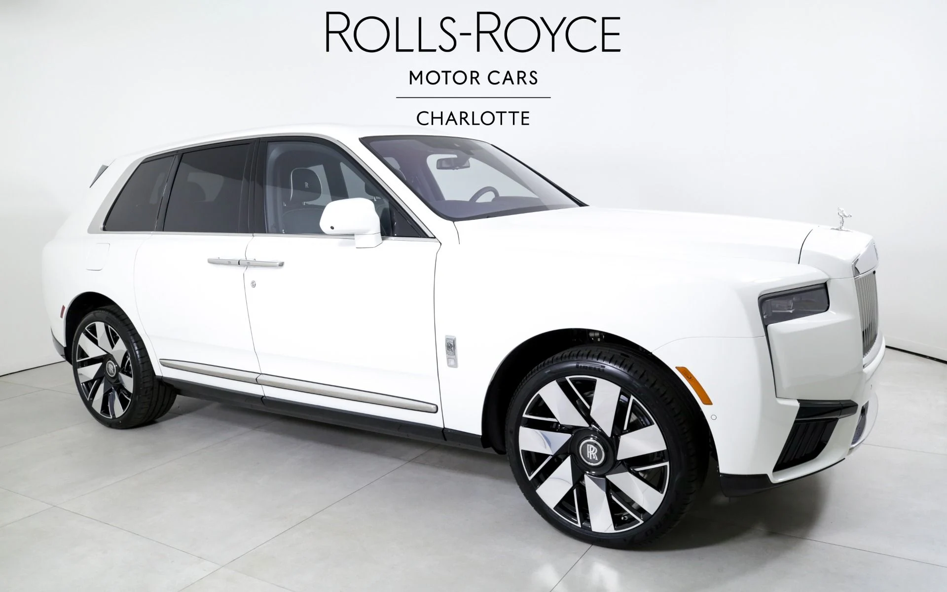mph004_3793072122_Used_2025_Rolls_Royce_Cullinan_1732210951_5d1a59ced2