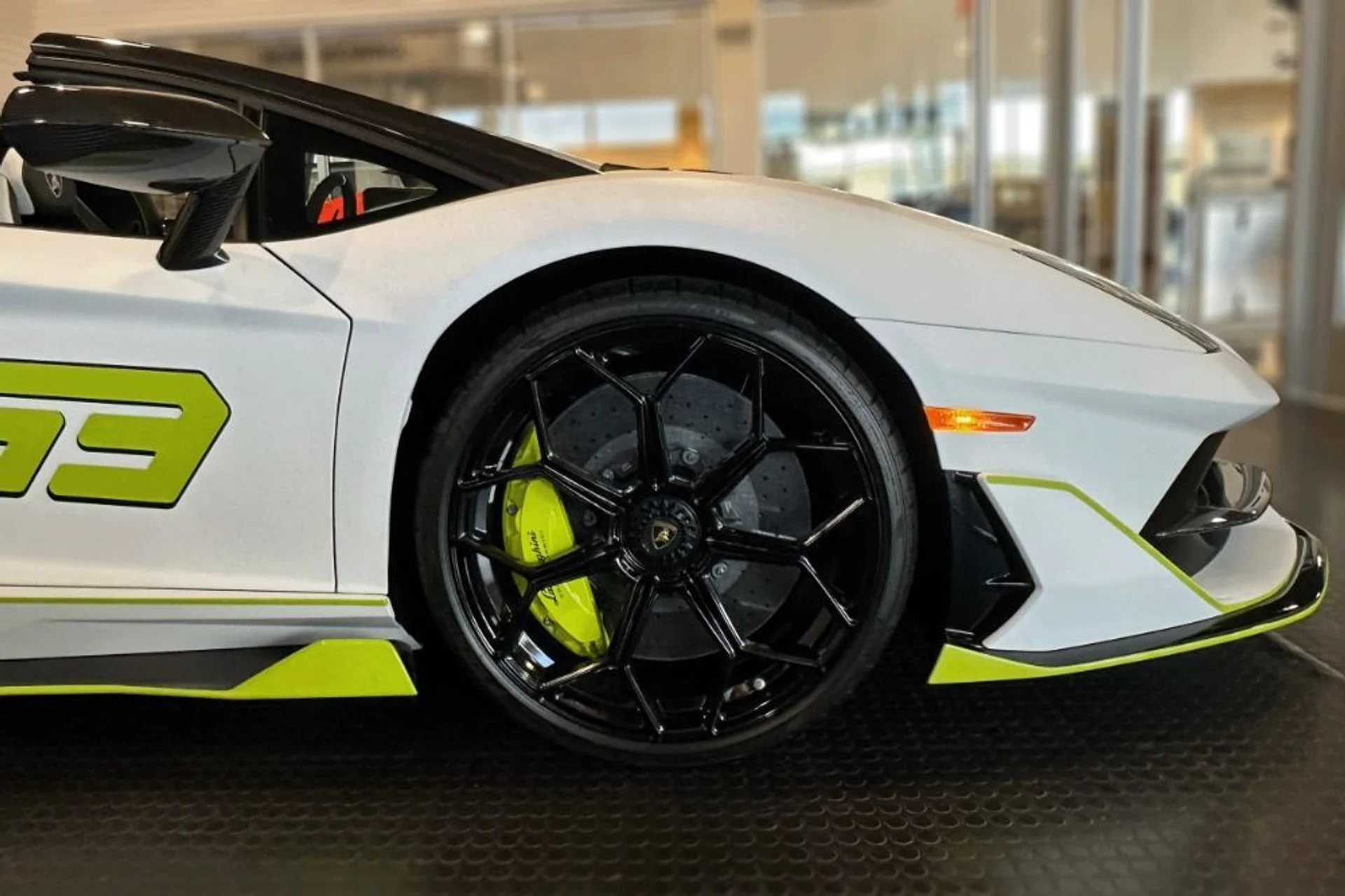 mph004_3794872492_Used_2021_Lamborghini_Aventador_LP_770_4_SVJ_1765888214_03985c64ea