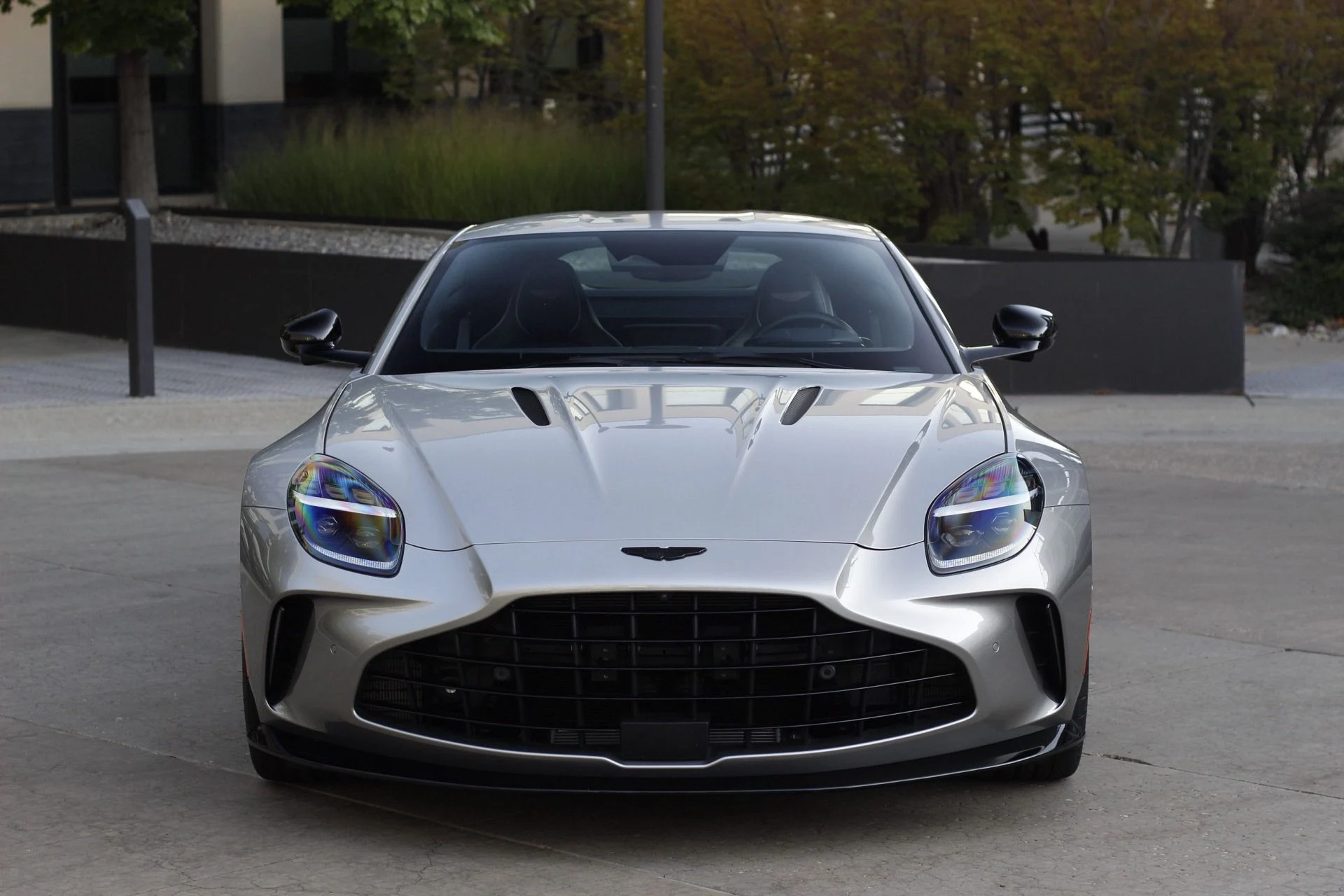 mph004_3799781097_Used_2025_Aston_Martin_Vantage_1788306648_306b53f8e8