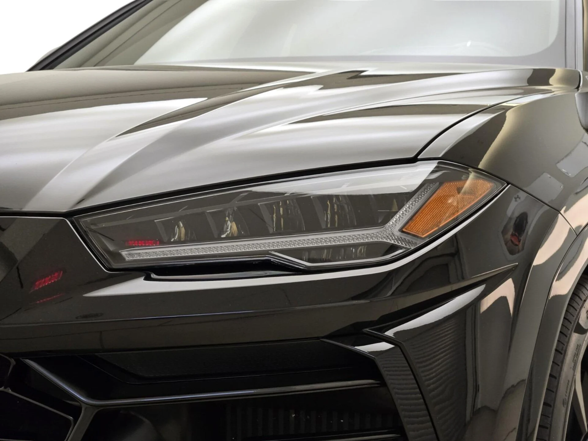 mph004_3801470655_Used_2021_Lamborghini_Urus_1754376879_6d33c86819