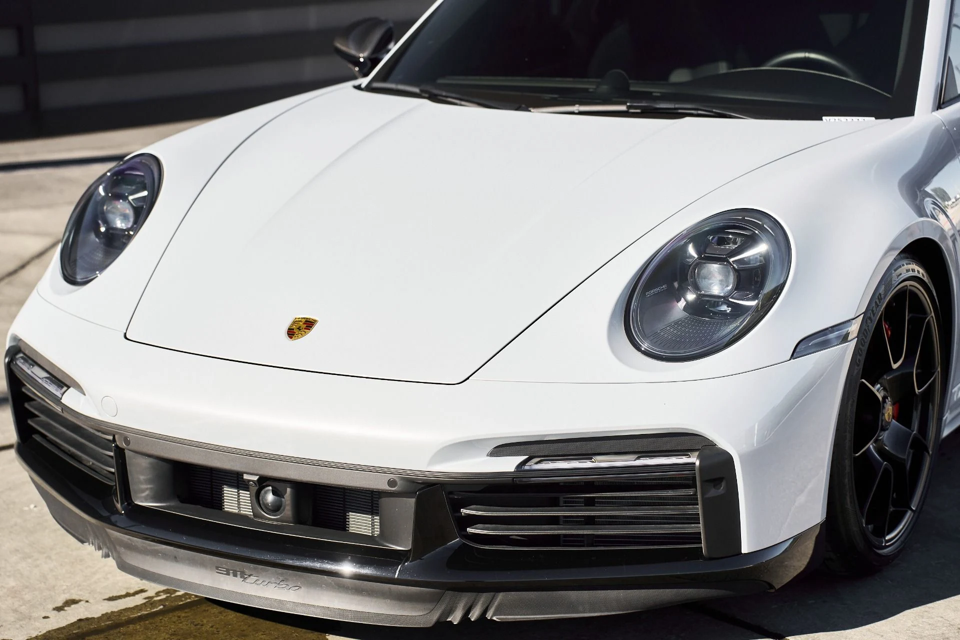 mph004_3802289021_Used_2024_Porsche_911_Turbo_1765332387_dde4b99928