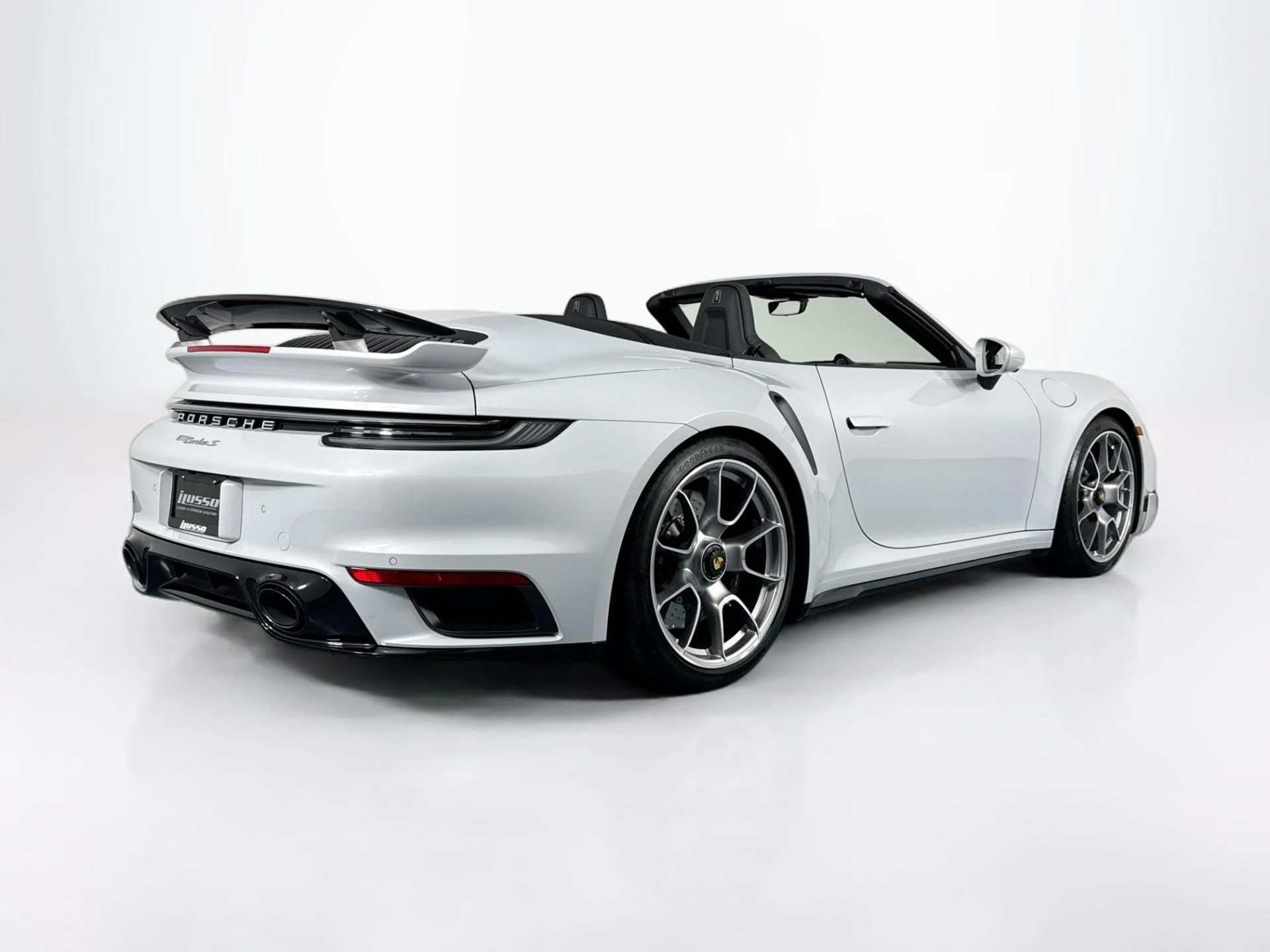 mph004_3804714972_Used_2025_Porsche_911_Turbo_S_1784676731_7865bface5
